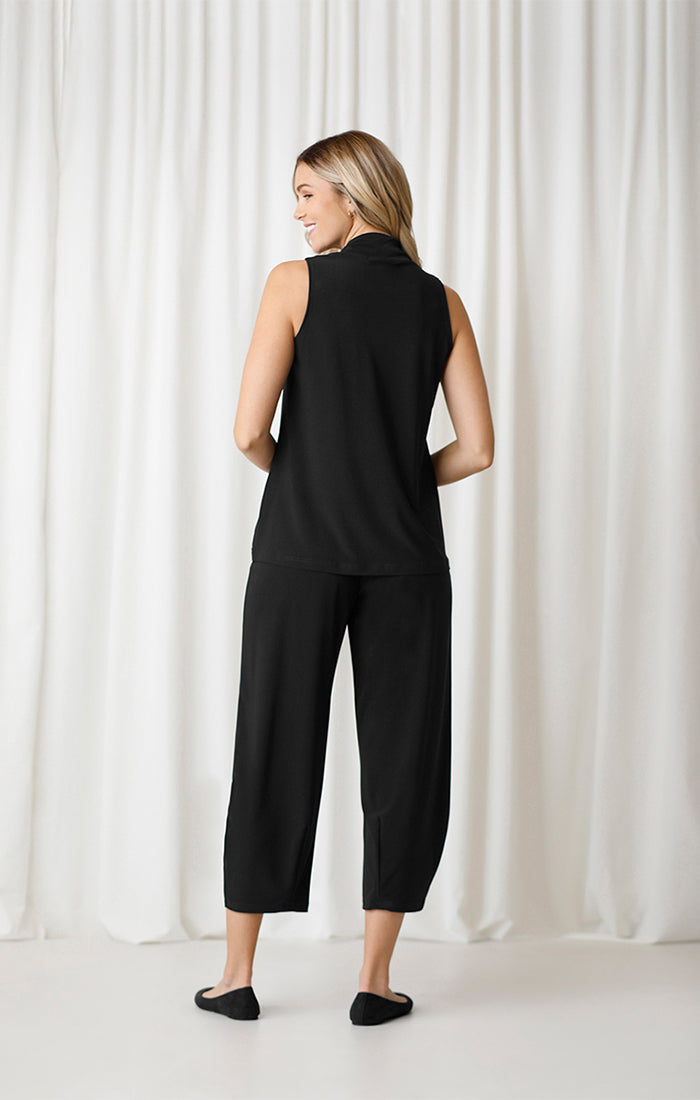 Deep V Trapeze Black Tank. Style SI21191BLK
