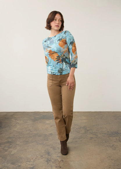 Abstract Floral Print Boat Neck Side Gathers Top. Style FD3808756