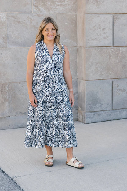 Abstract Print Collared Sleeveless "Clara" Dress. Style SHNP5761