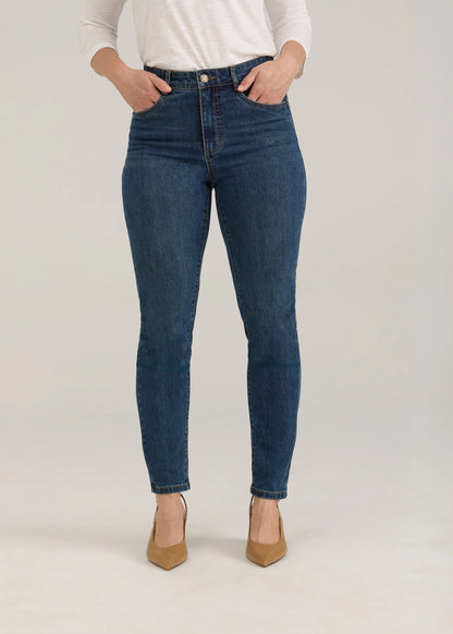 Petite Suzanne Slim Leg Jean. Style FD8961779