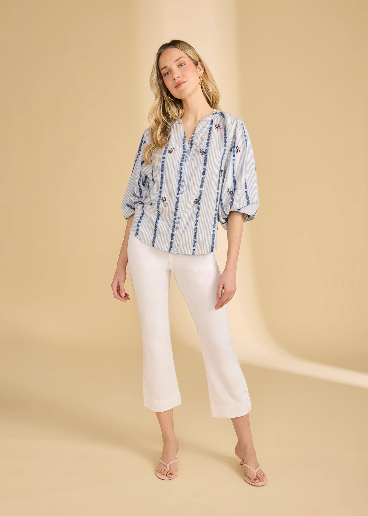 Pull-On Bootcut Cropped Jeans. Style FD2462511