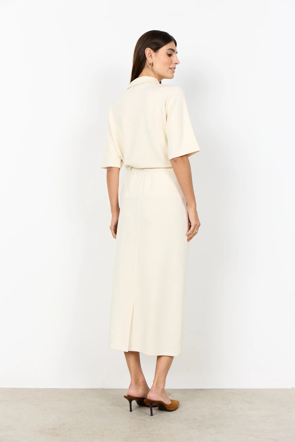 Short Sleeve 1/3 Zip Collared Top. Style SOYA27533