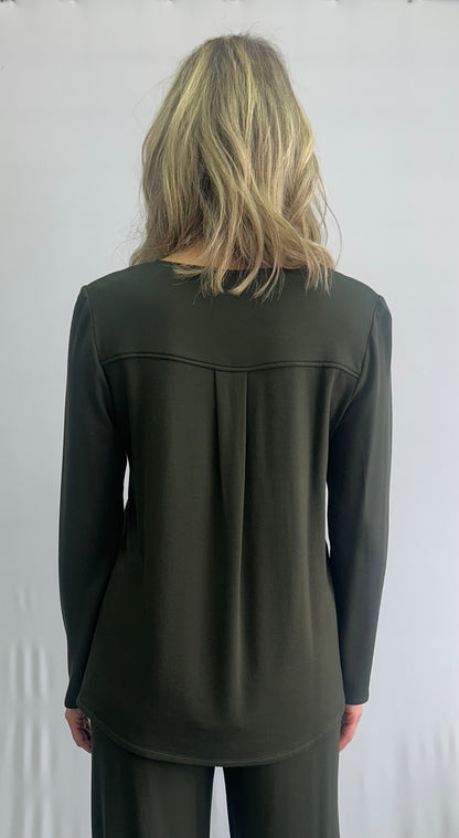 V-Neck Back Yoke & Pleat Stretch Top. Style SW102523