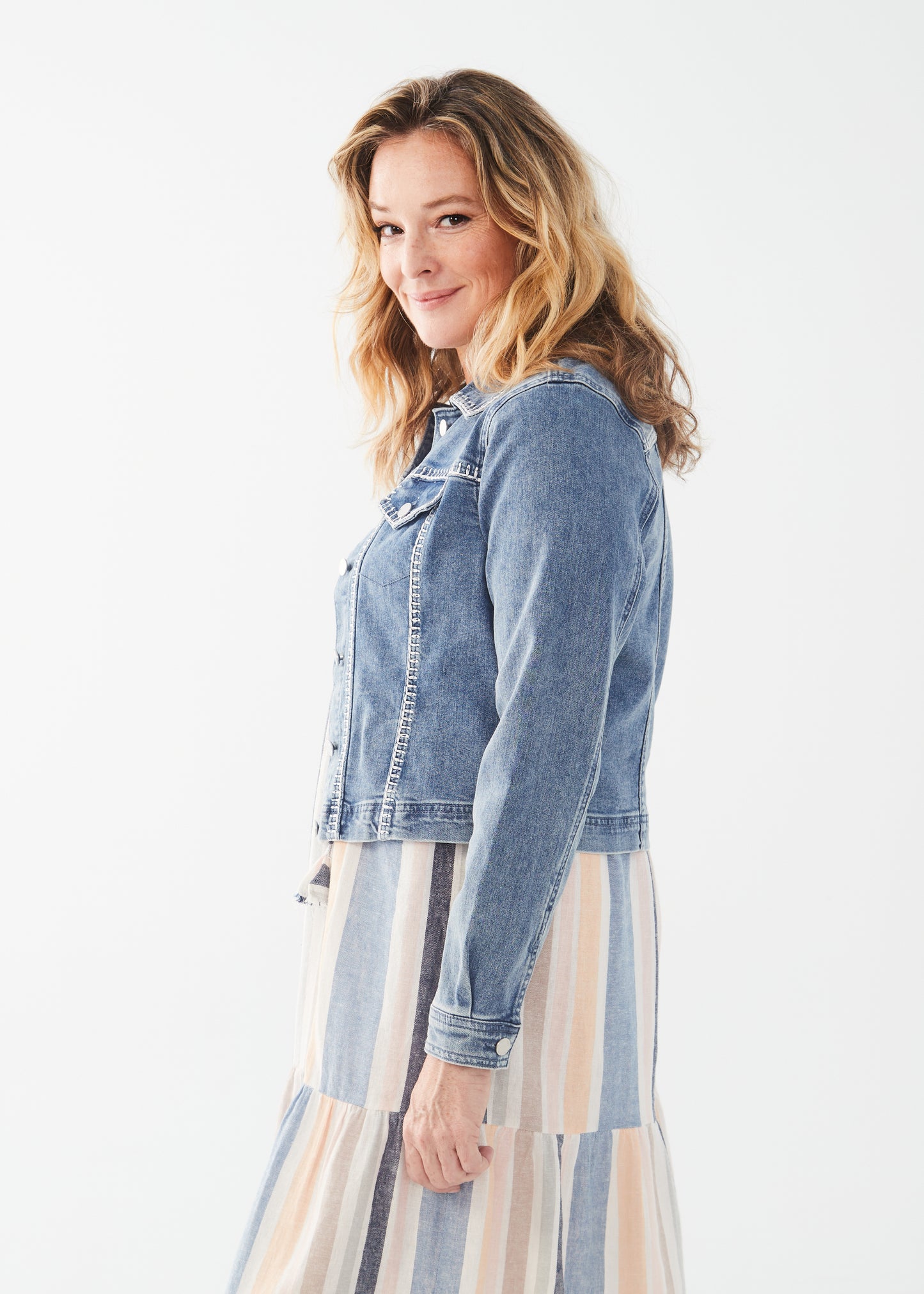 Blanket Stitch Cropped Denim Jacket. Style FD1314843