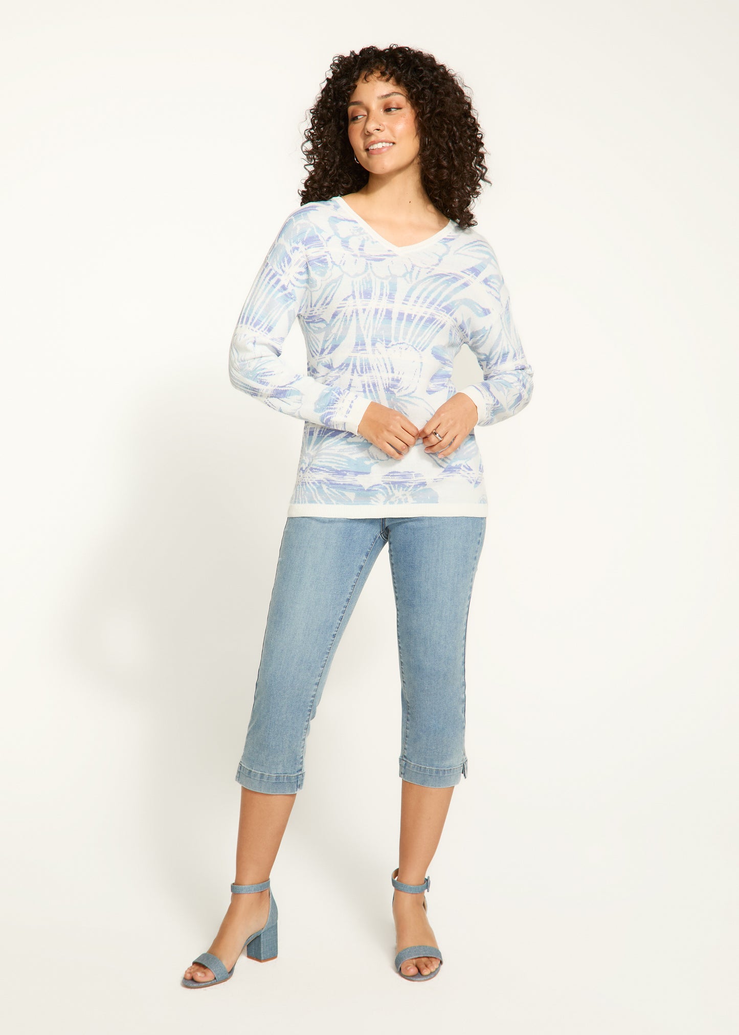 V-Neck Printed Sweater. Style FD1623764