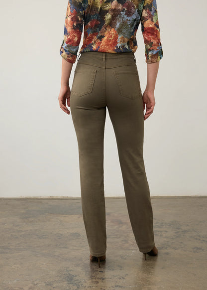 Suzanne Straight Leg Jean. Style FD6864511
