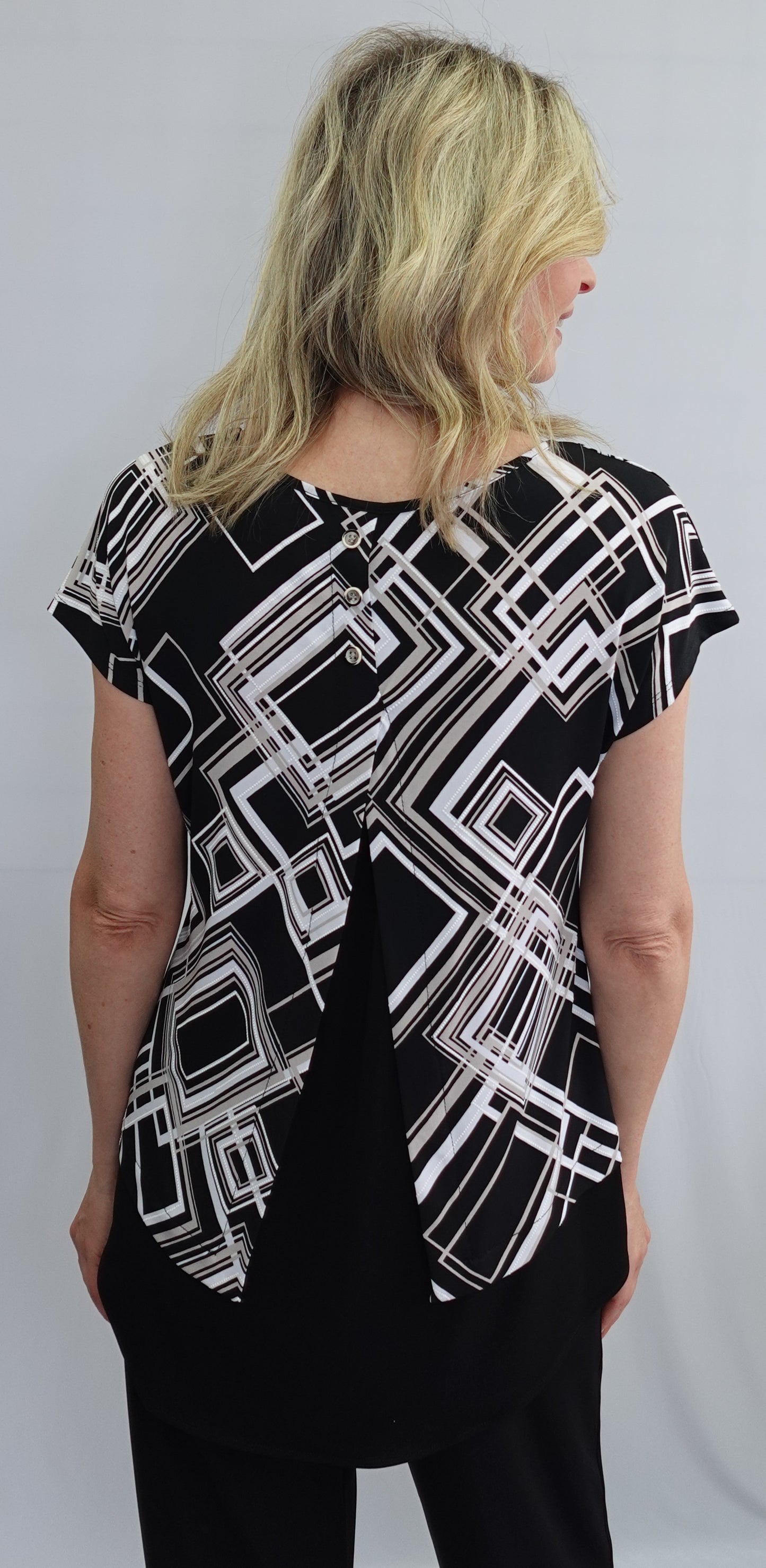 Patterned Cap Sleeve Round-Neck Top. Style SW202261