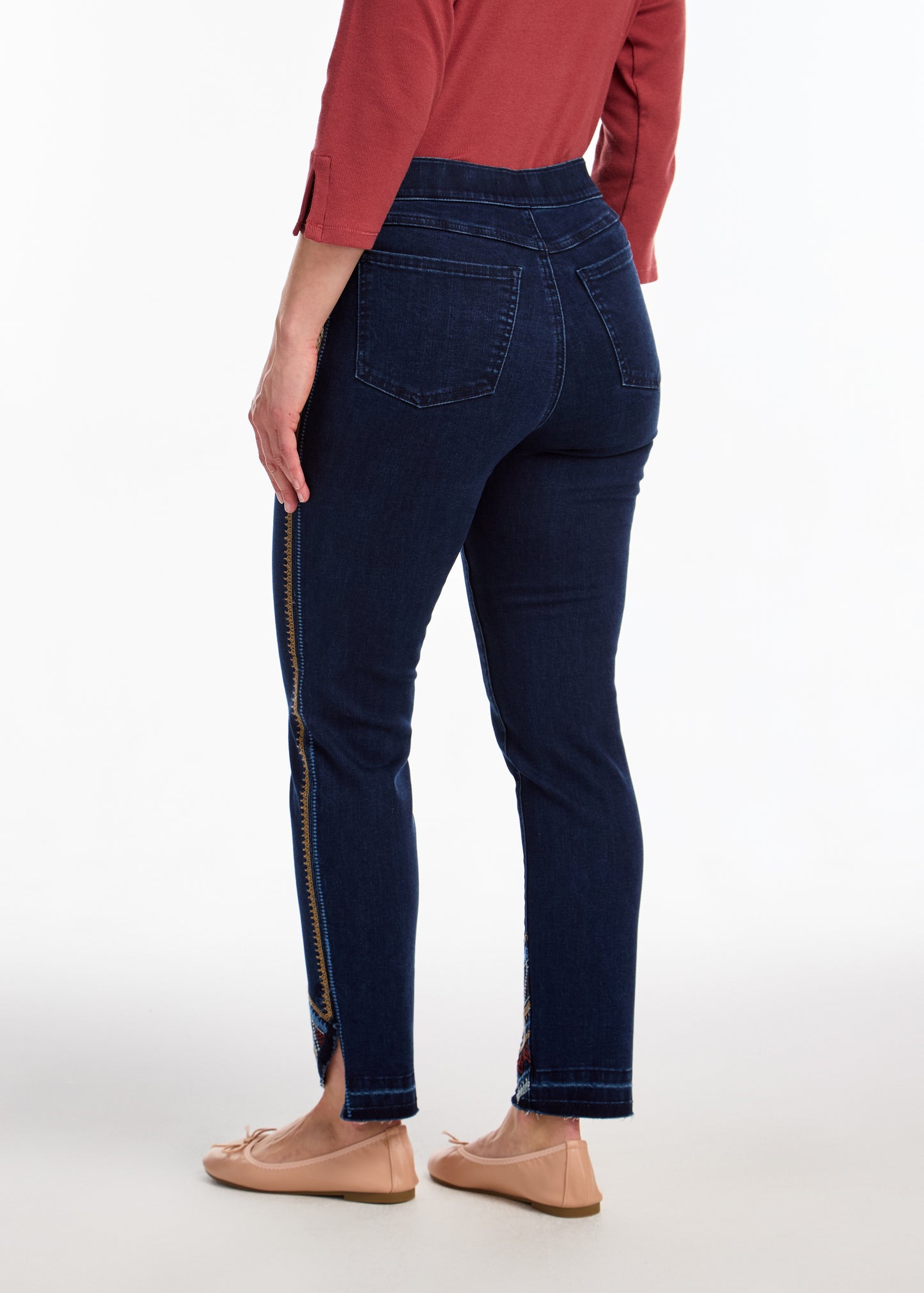 Embroidred Pull On Slim Ankle Jeans. Style FD2029669