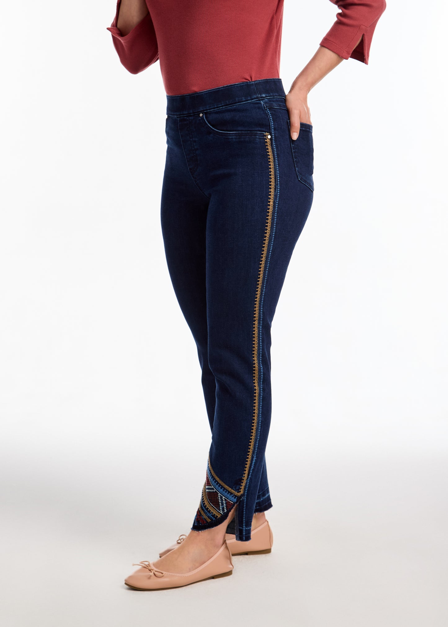 Embroidred Pull On Slim Ankle Jeans. Style FD2029669