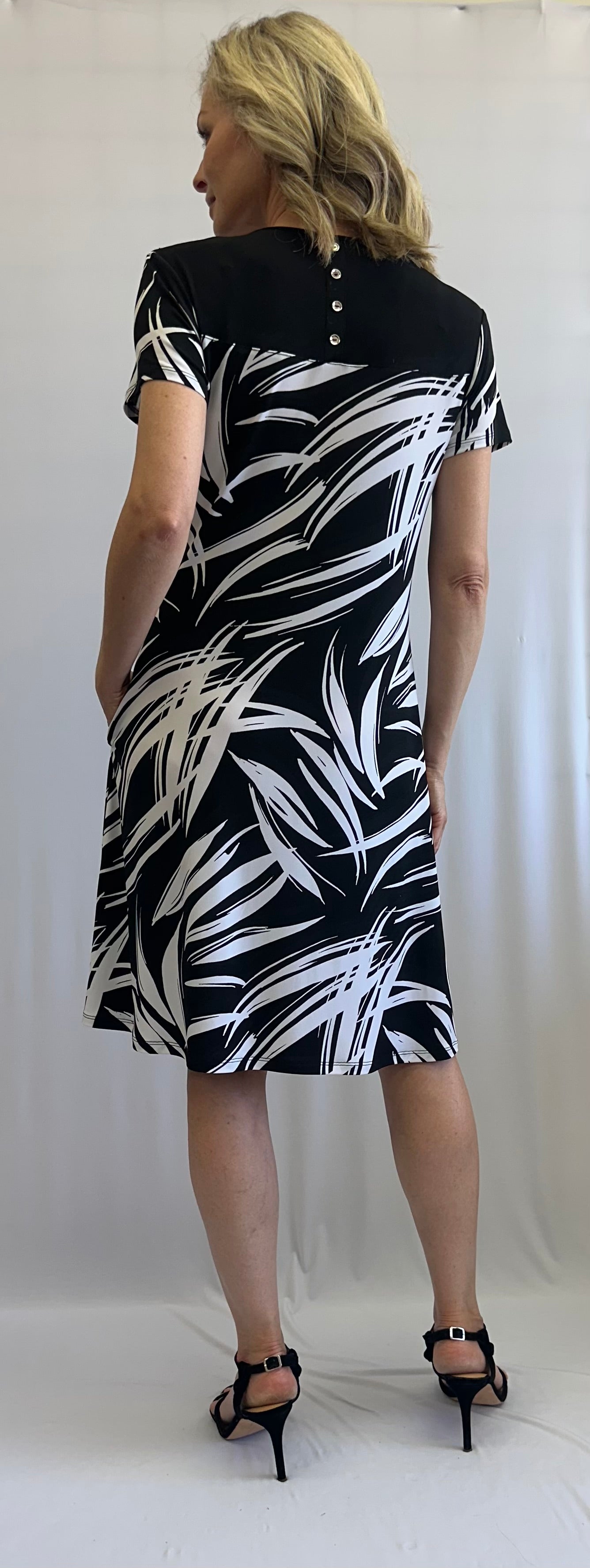 V-Neck Cap Sleeve Abstract Print Midi Dress. Style SW207245