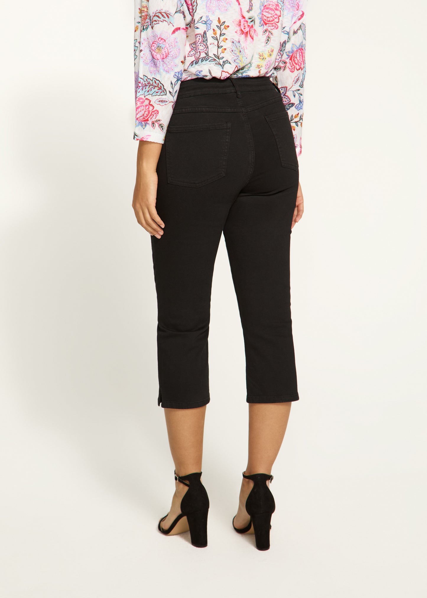 Olivia Slim Stretch Capri. Style FD2110511