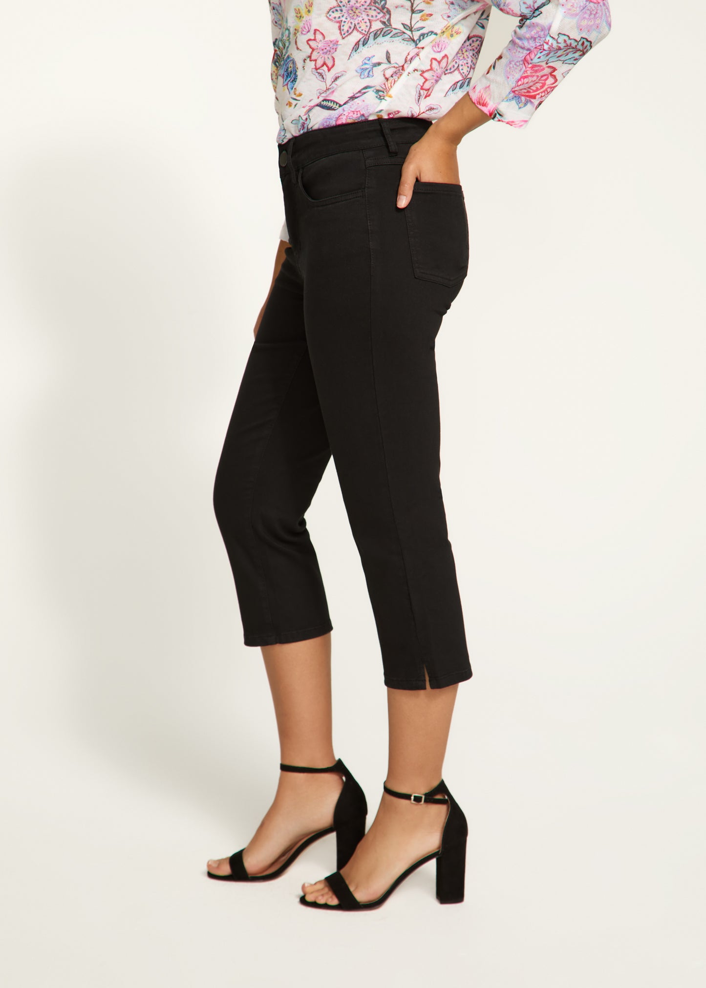 Olivia Slim Stretch Capri. Style FD2110511