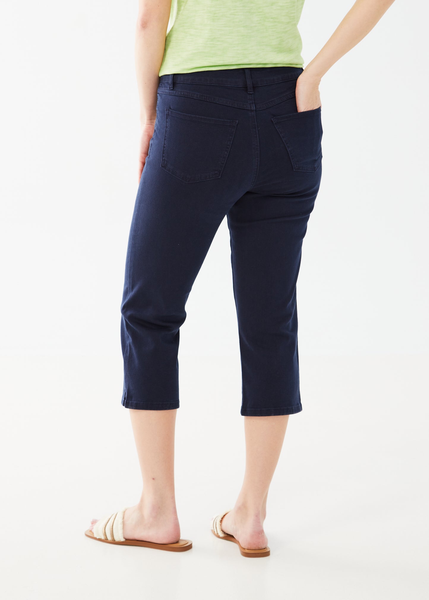 Olivia Slim Stretch Capri. Style FD2110511