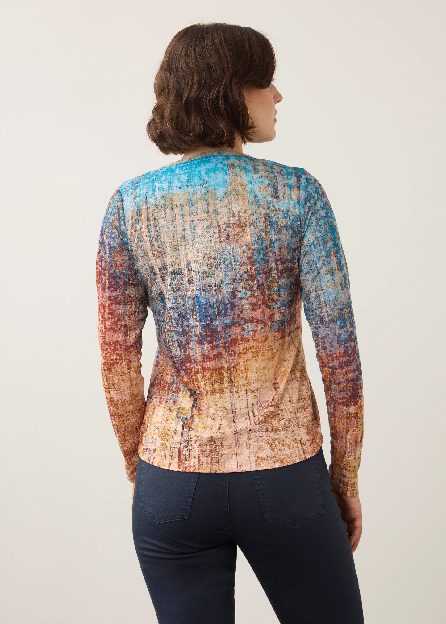 Long Sleeve V-Neck Abstract Printed Lightweight Top. Style FD3599844