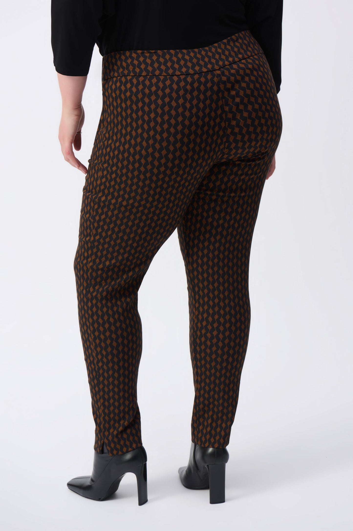 Jacquard Woven Slim Fit Pull On Pant. Style JR243306