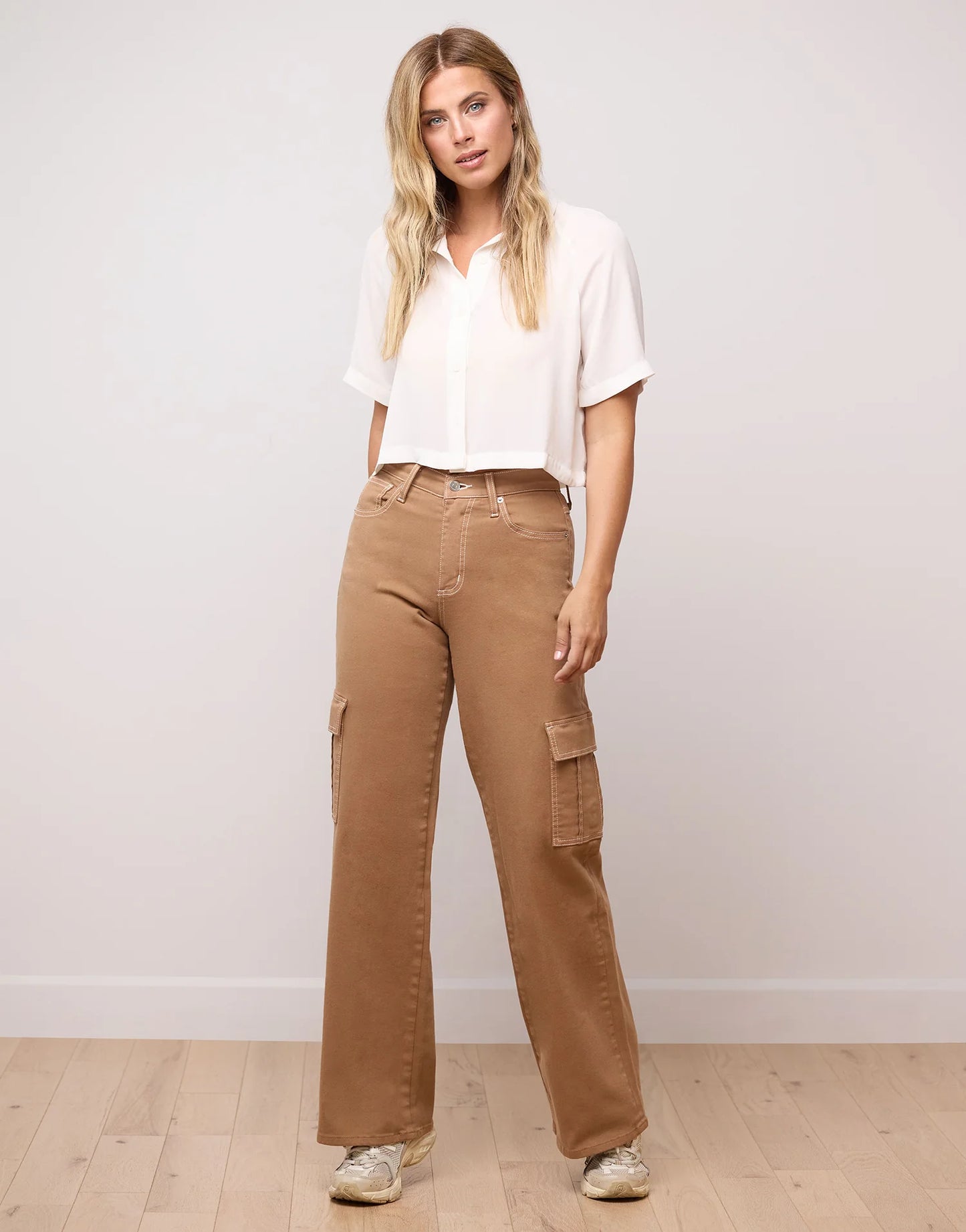 Lily Wide Leg Cargo Jean in Macchiato. Style YJ2433