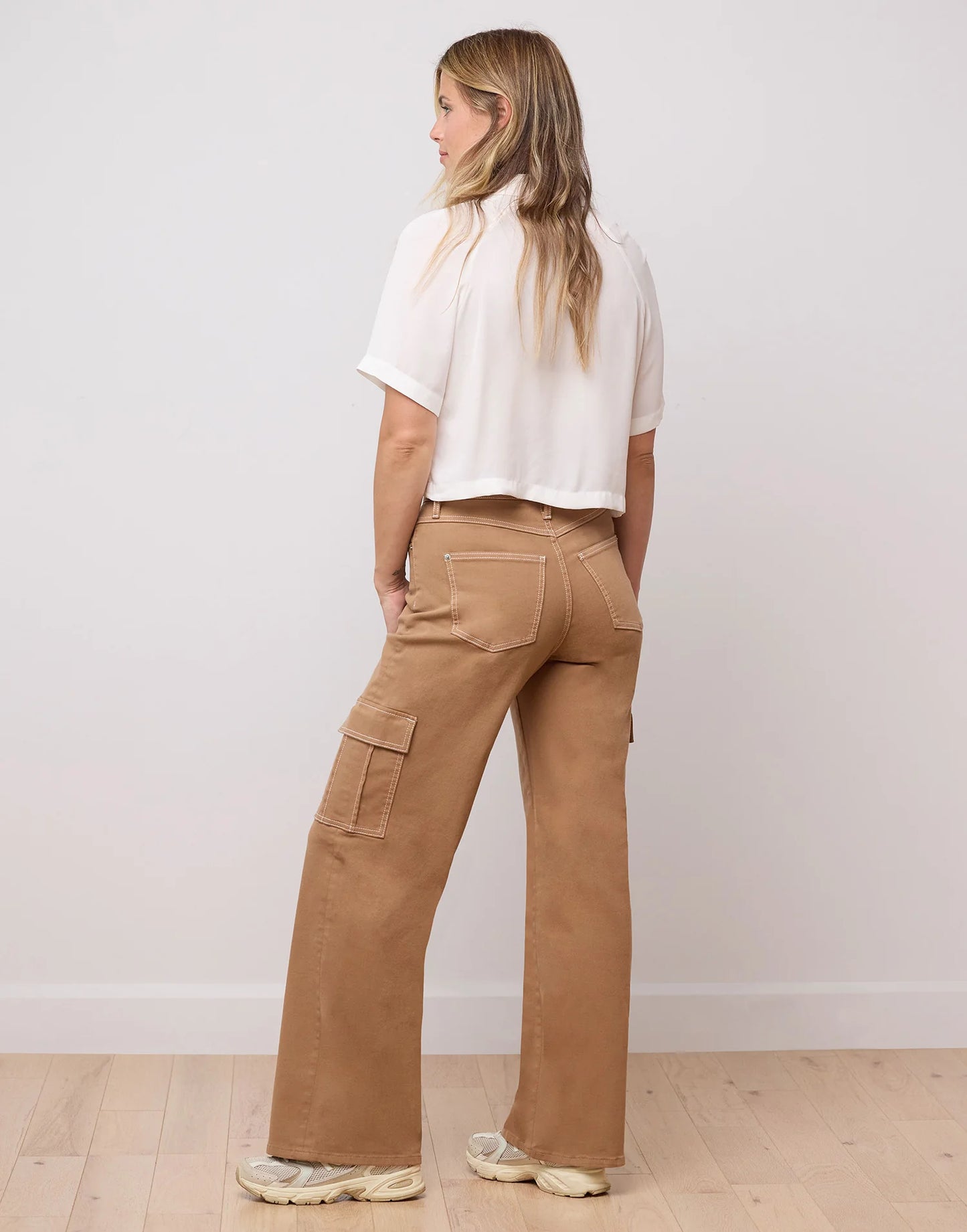 Lily Wide Leg Cargo Jean in Macchiato. Style YJ2433