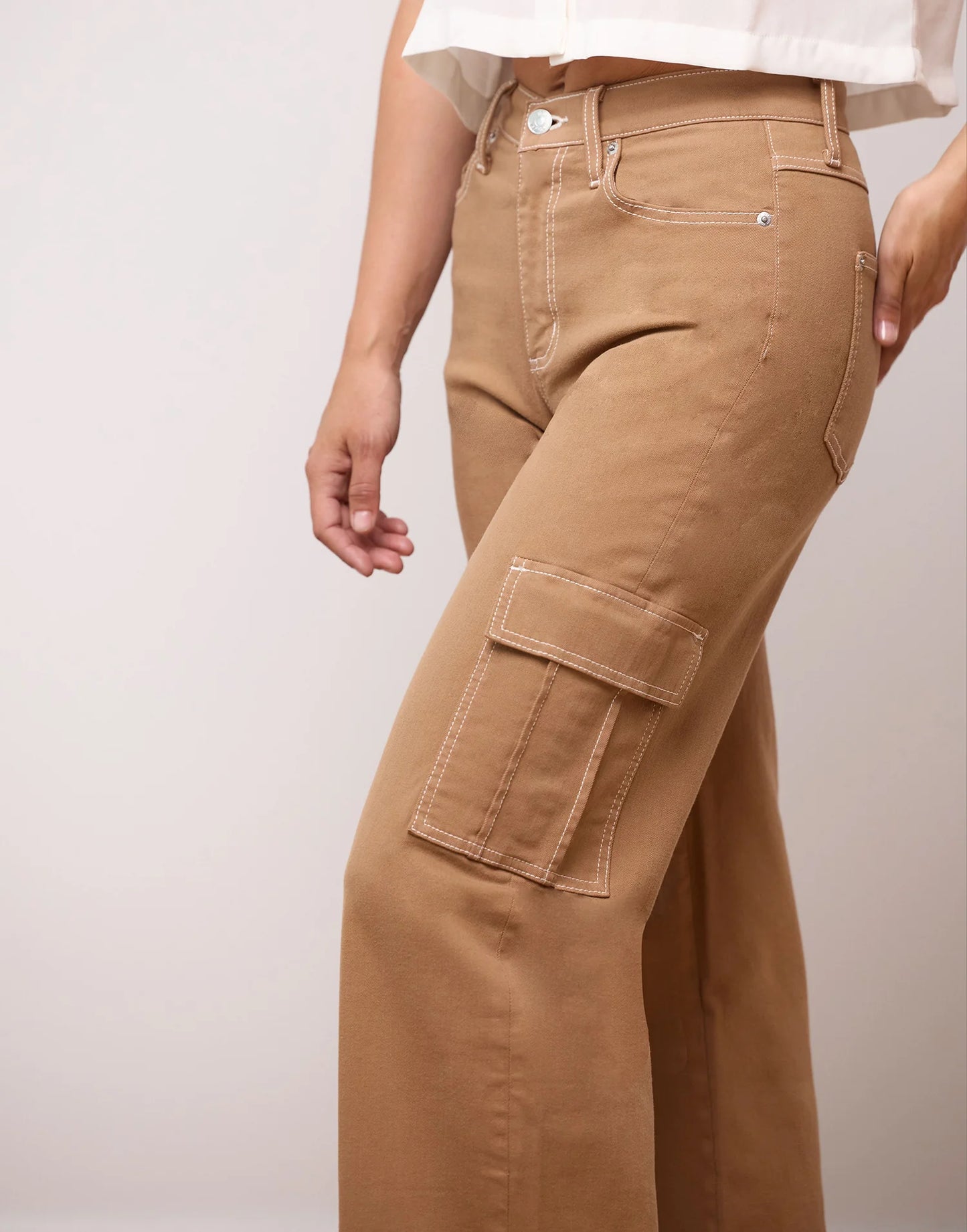 Lily Wide Leg Cargo Jean in Macchiato. Style YJ2433