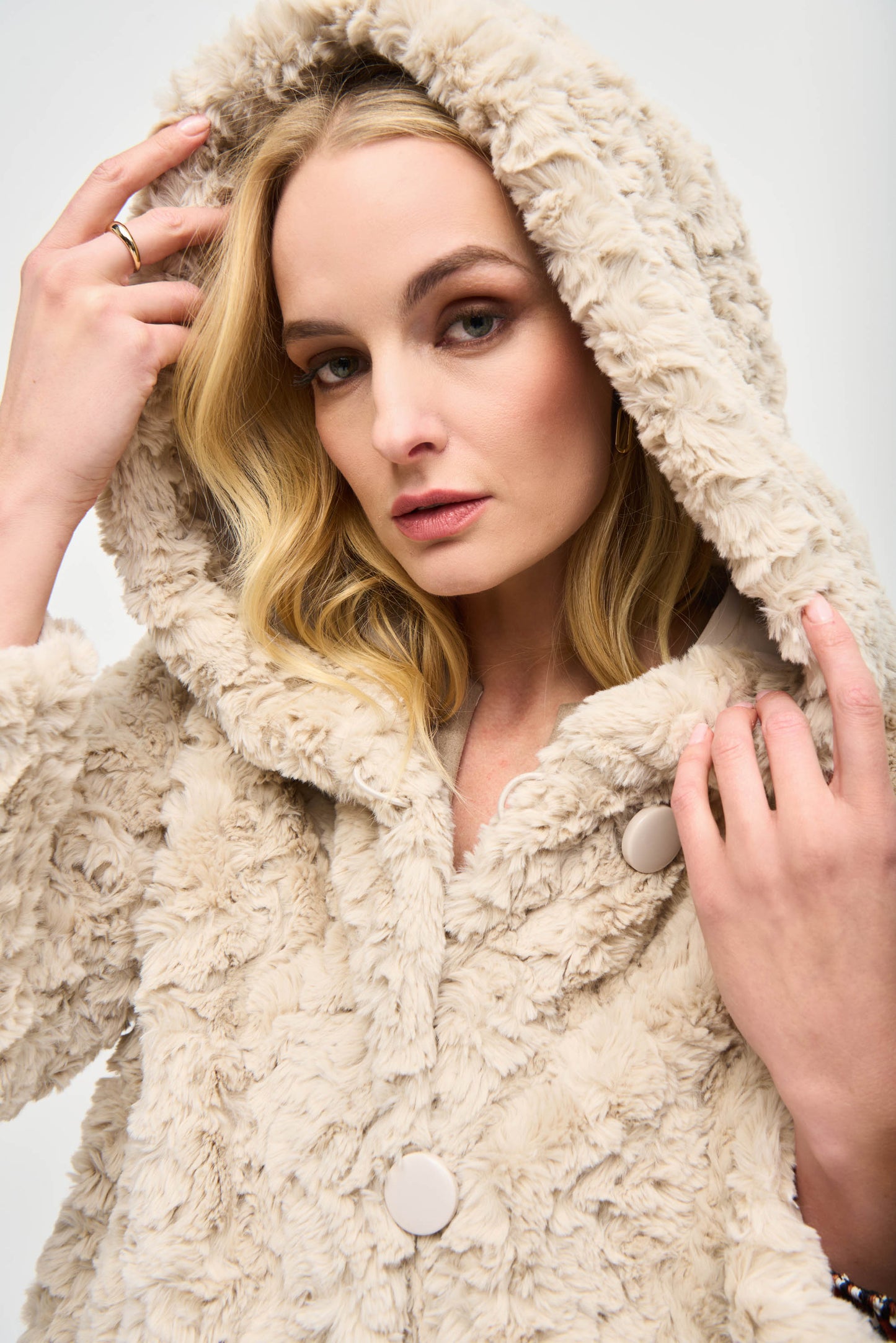 Faux Fur Reversible Outerwear. Style JR243903