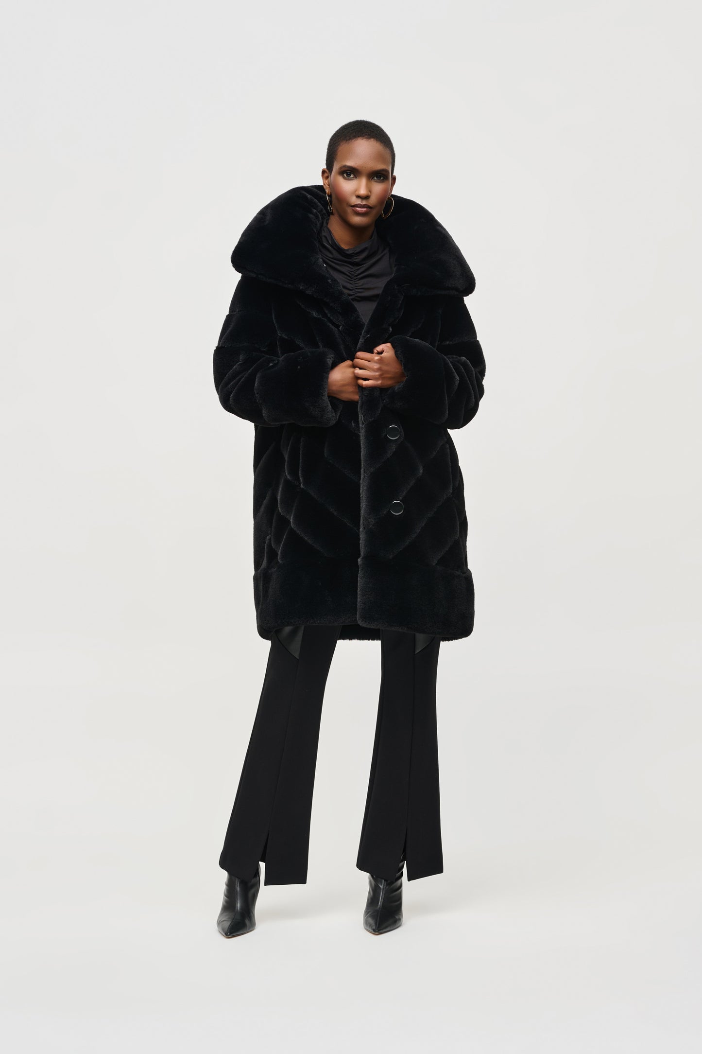 Reversible Faux Fur Coat. Style JR243904