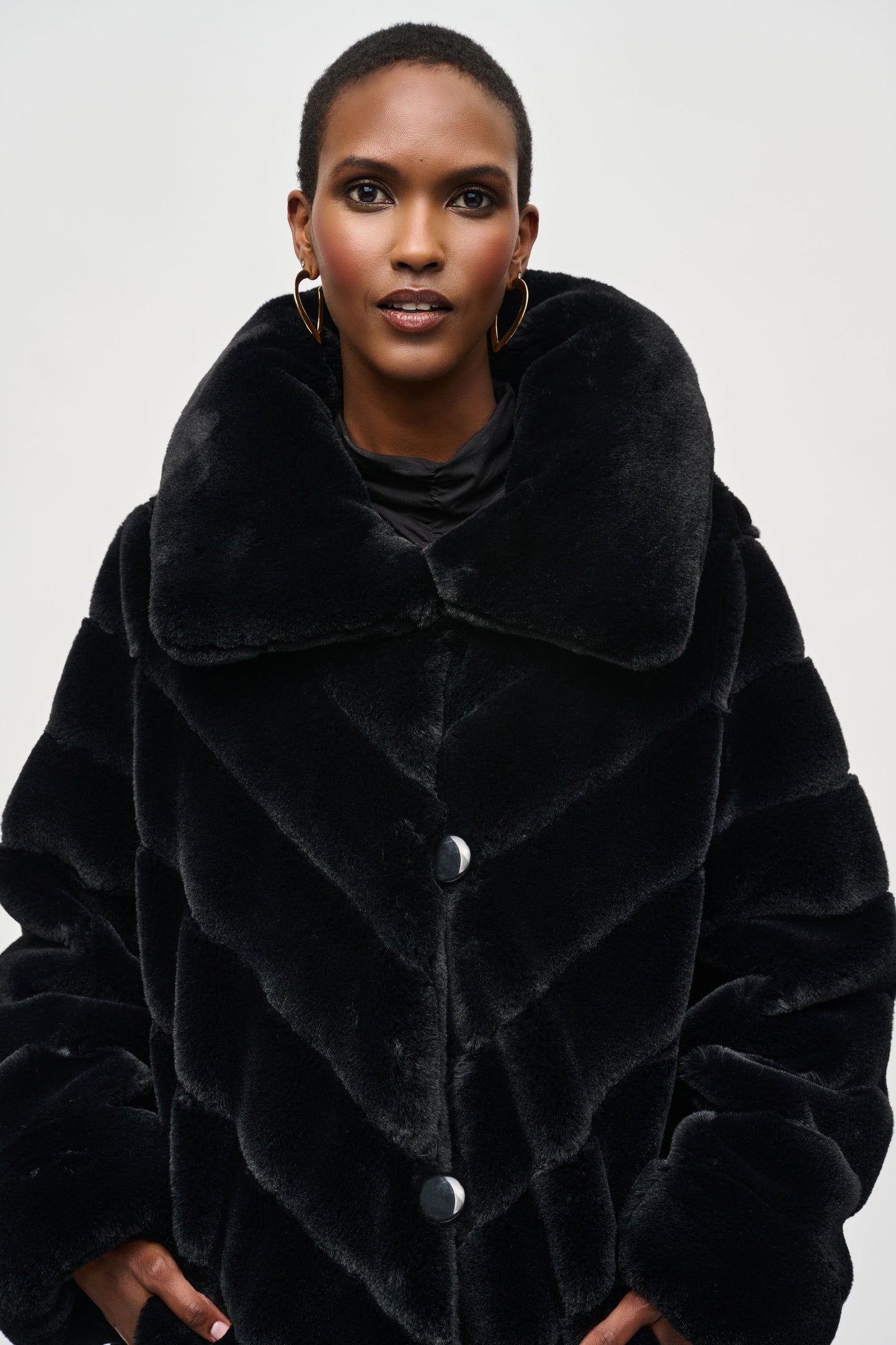 Reversible Faux Fur Coat. Style JR243904