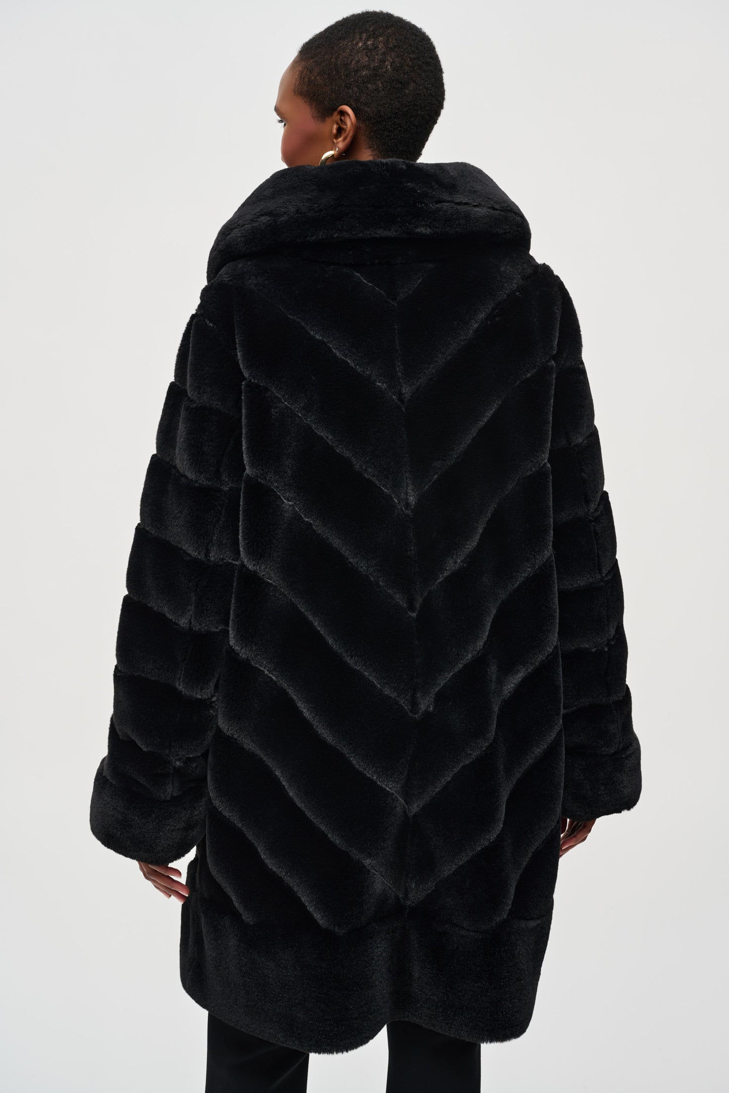 Reversible Faux Fur Coat. Style JR243904