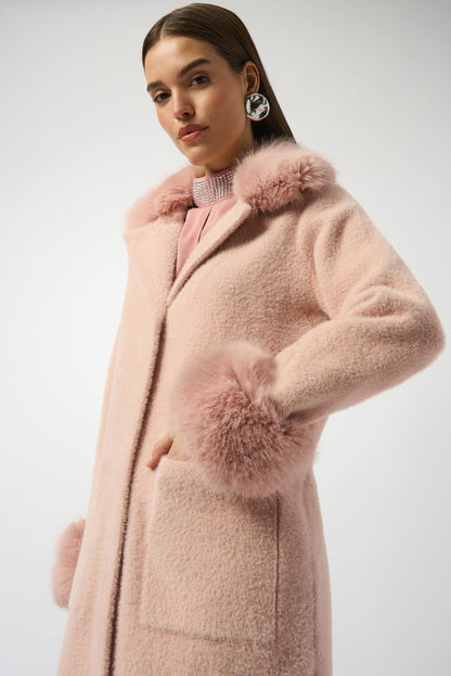 Feather Yarn Faux Fur Detailing Coat. Style JR243923