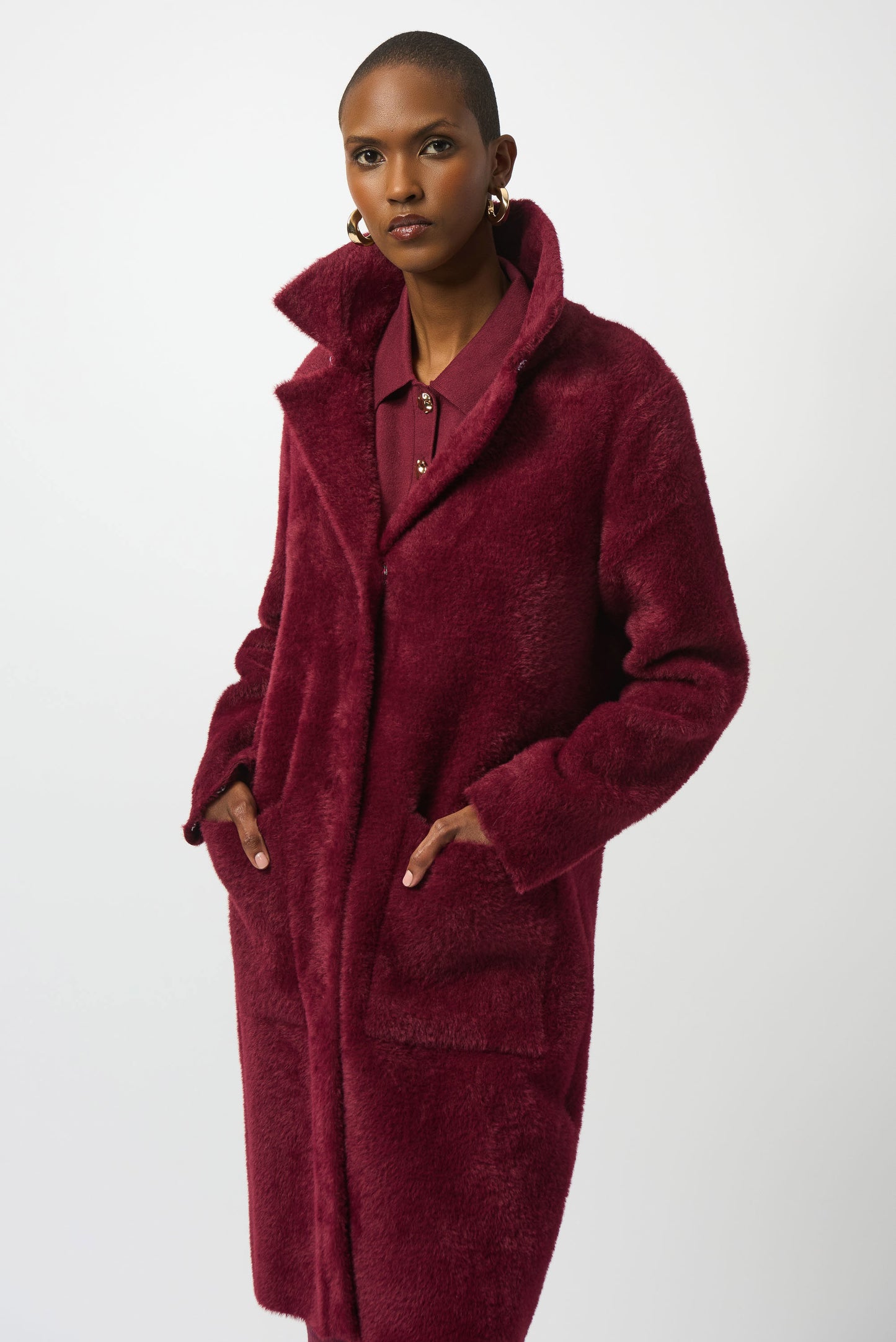 Feather Yarn Faux Fur Detailing Coat. Style JR243923