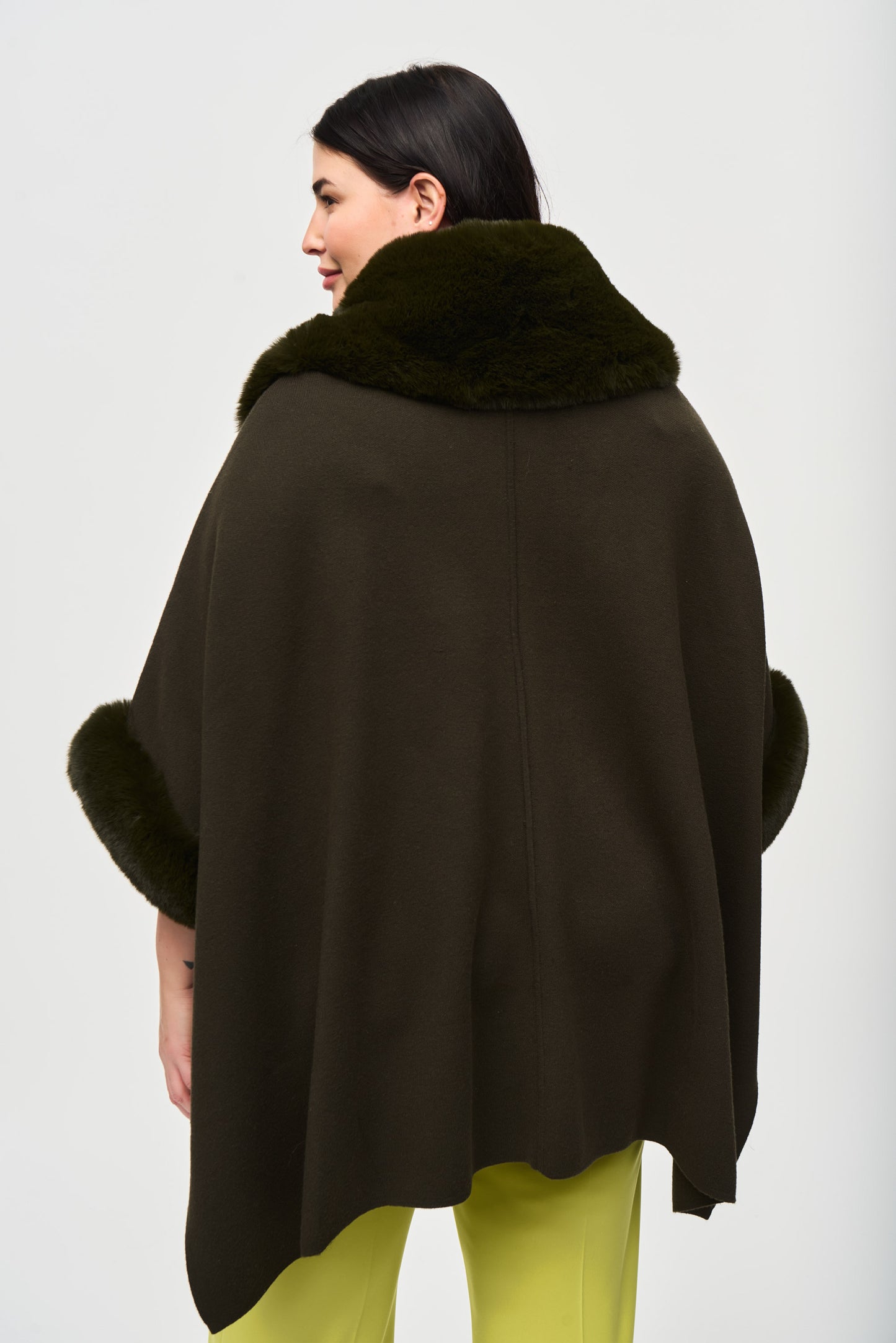 Brushed Jacquard and Faux Fur Cape. Style JR243930