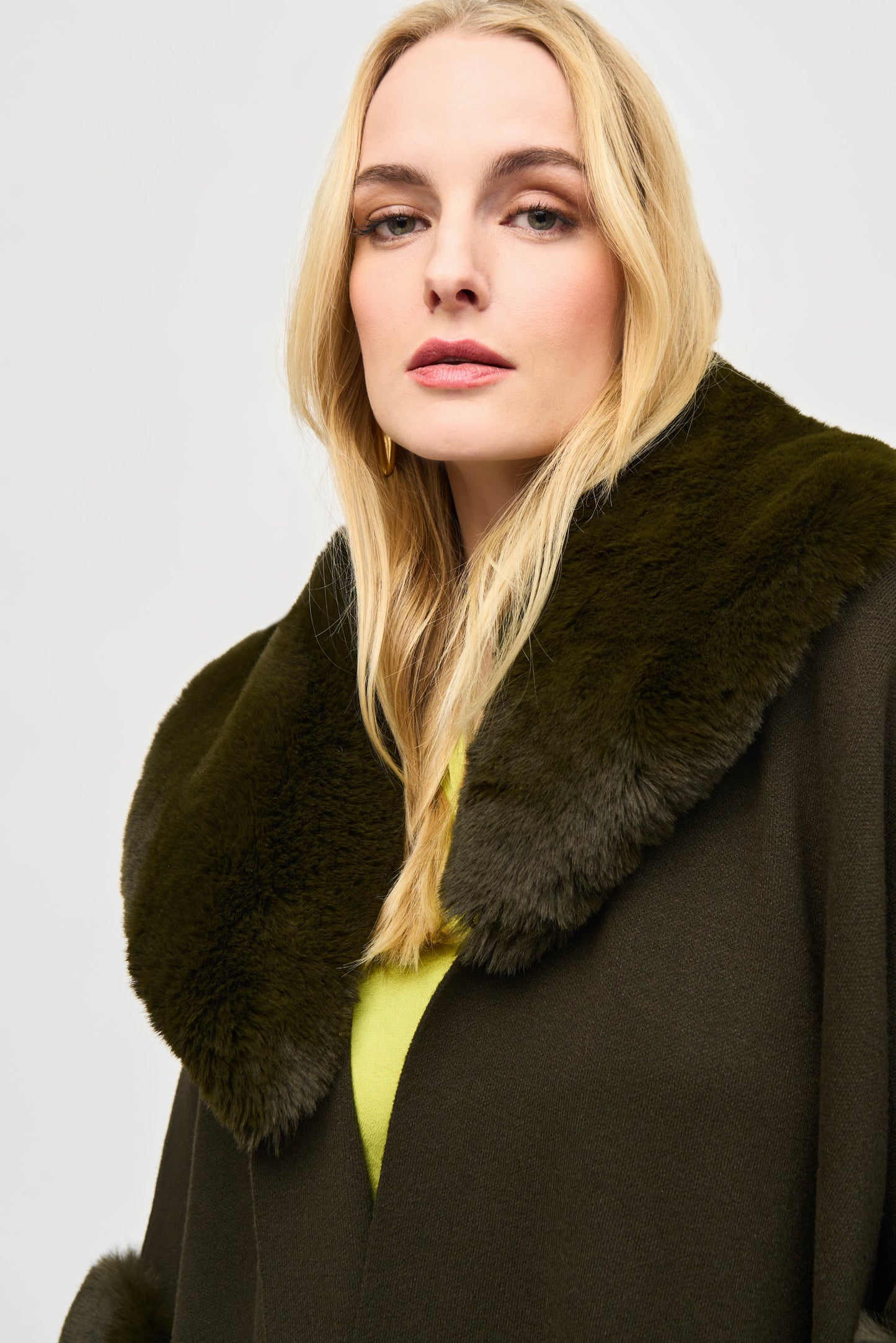 Brushed Jacquard and Faux Fur Cape. Style JR243930