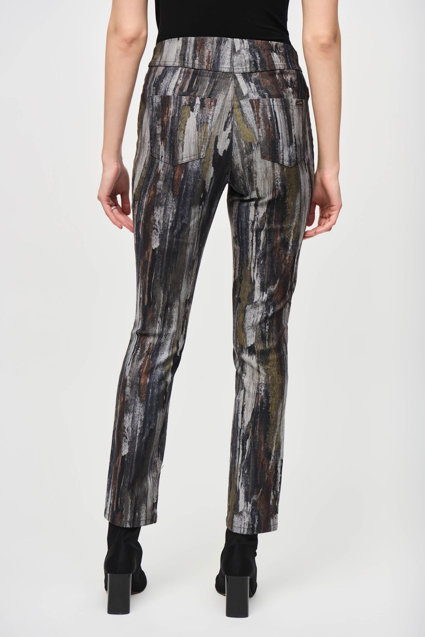 Abstract Print Classic Slim Pant. Style JR243965