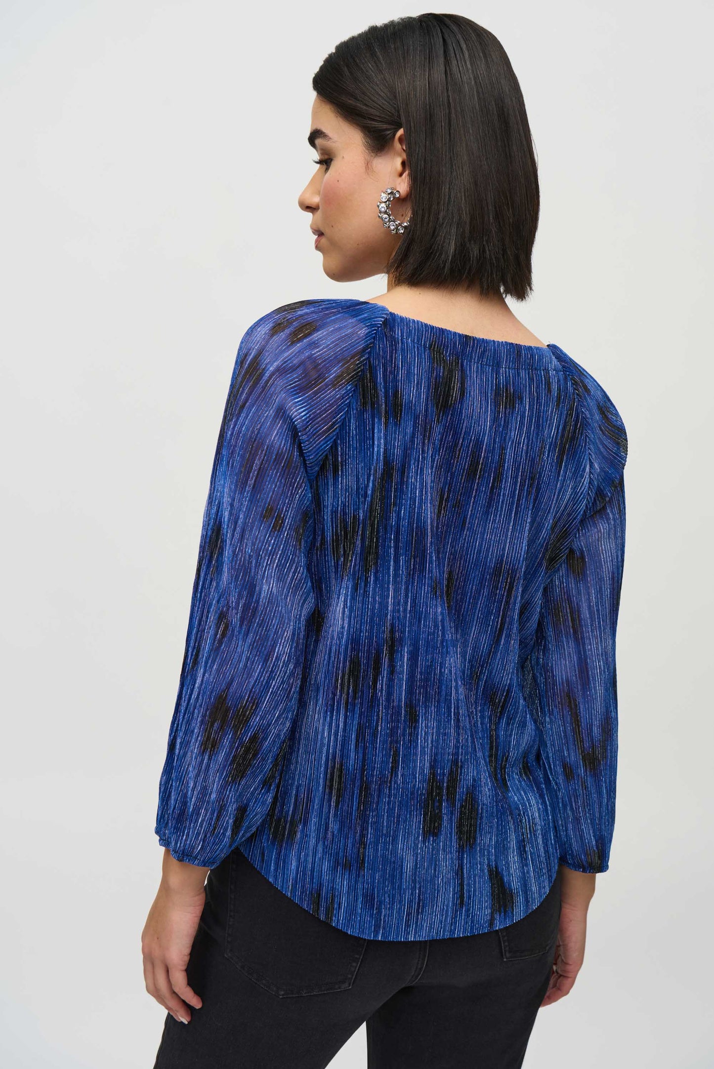 Pleated Knit Abstract Print Top. Style JR244105