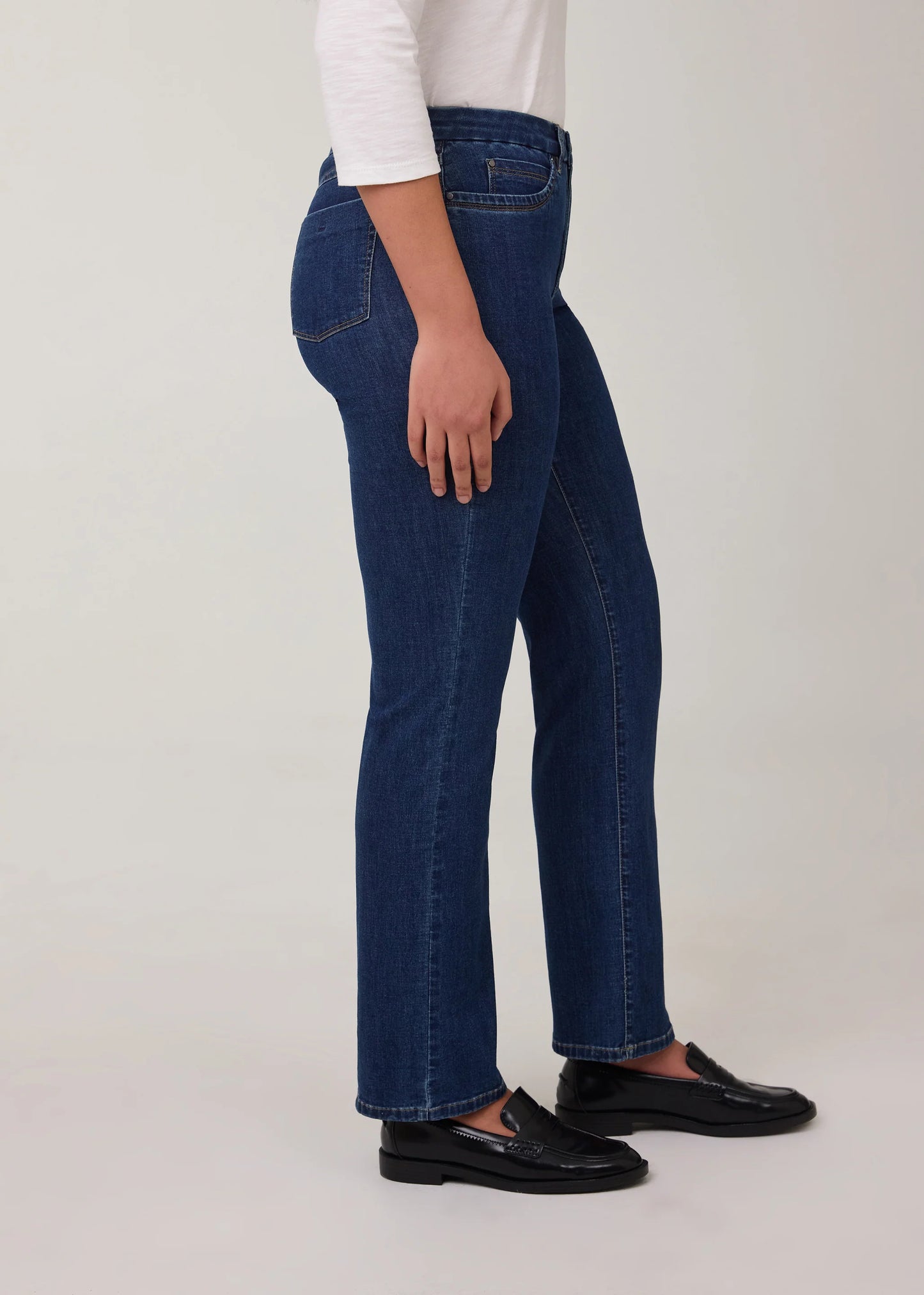 Petite Olivia Straight Leg Jean. Style FD4468250