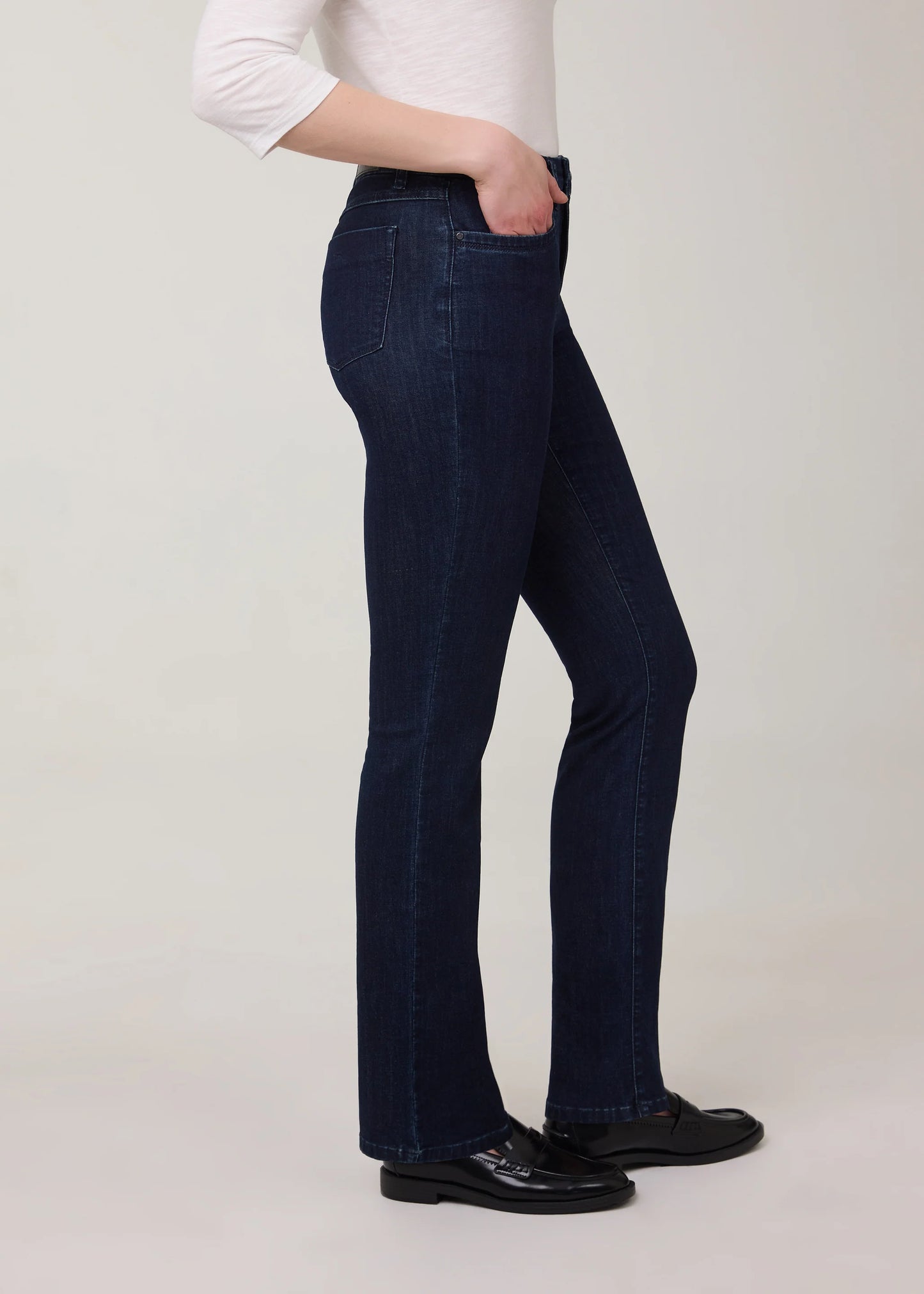 Petite Olivia Straight Leg Jean. Style FD4468250