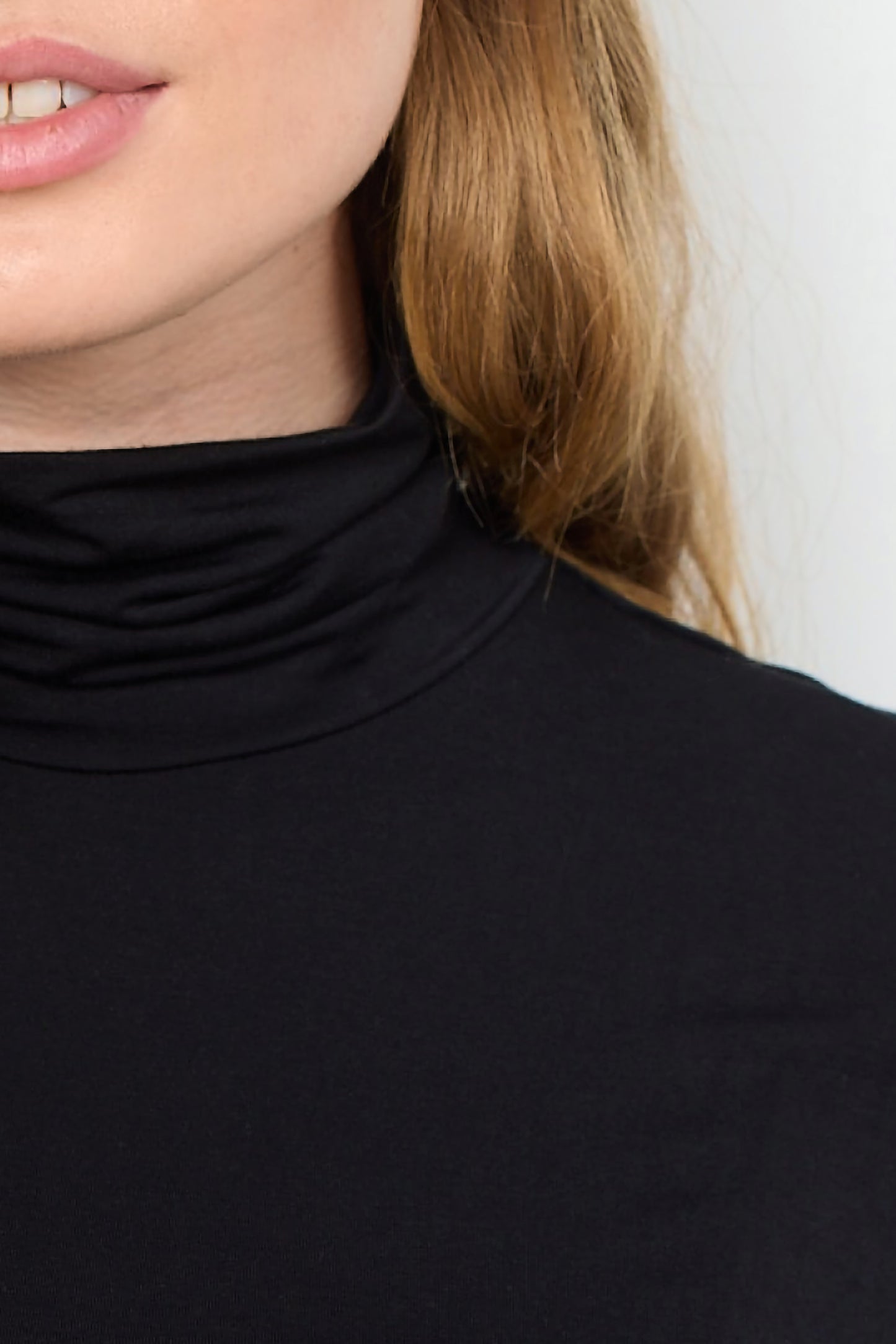 Fitted Turtleneck Top. Style SOYA3F24864