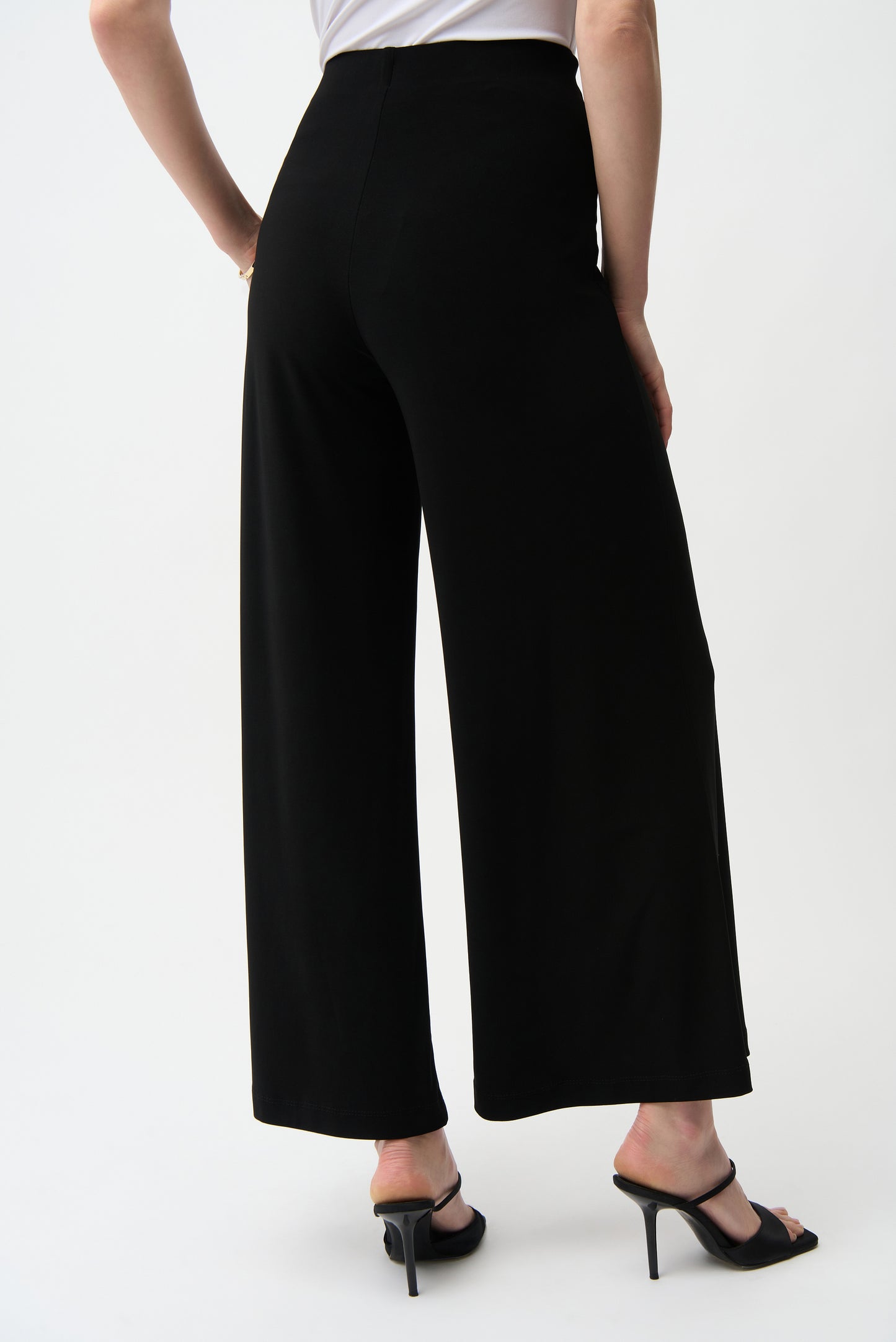 Pull On Wide Leg Centre Seam Pant. Style JR251017