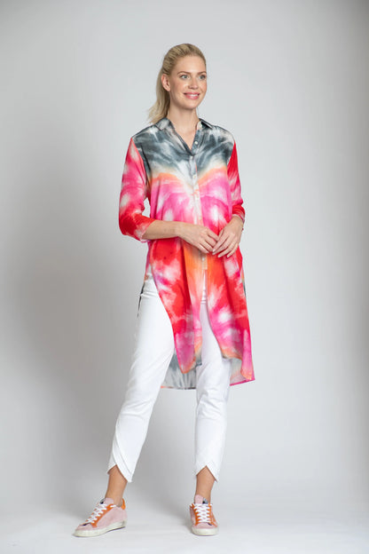 Tie Dye High Side Slit Top. Style APNYB8PB378D