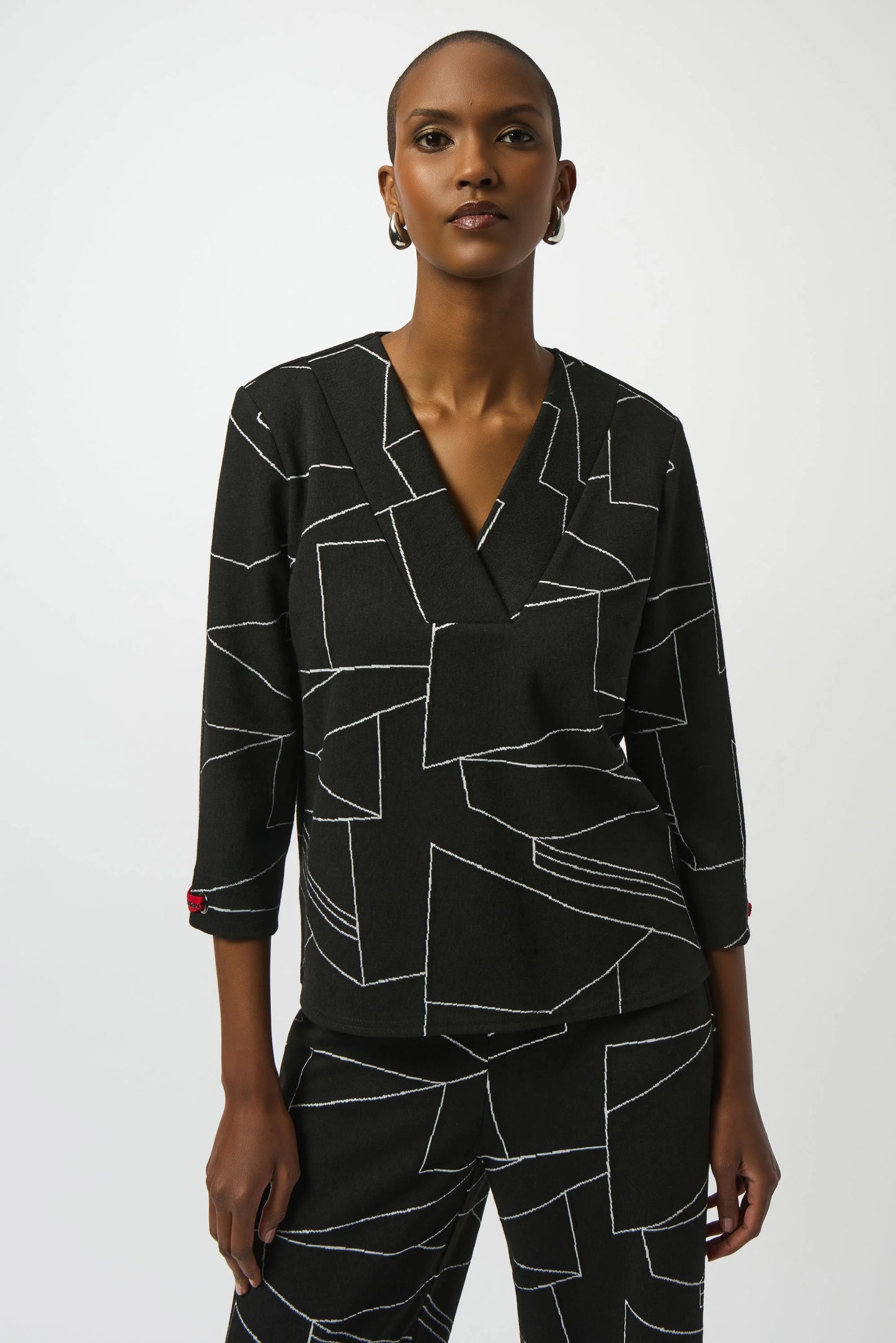 Jacquard Knit Abstract Print Boxy Top. Style JR253079