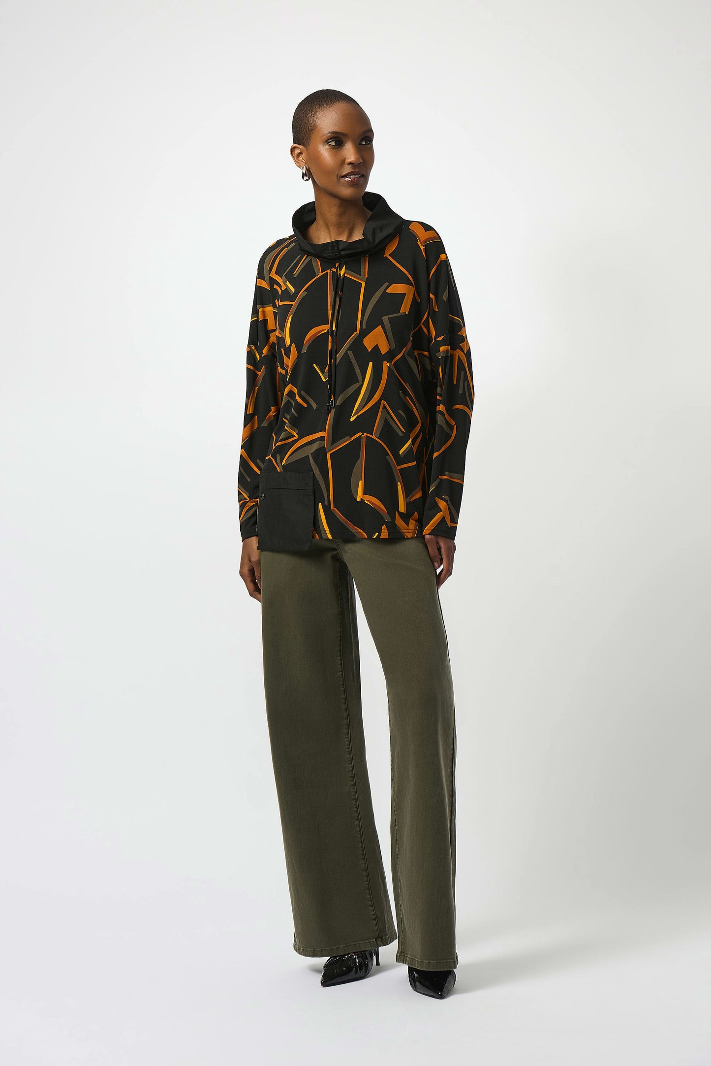 Silky Knit Abstract Print Boxy Top. Style JR253231