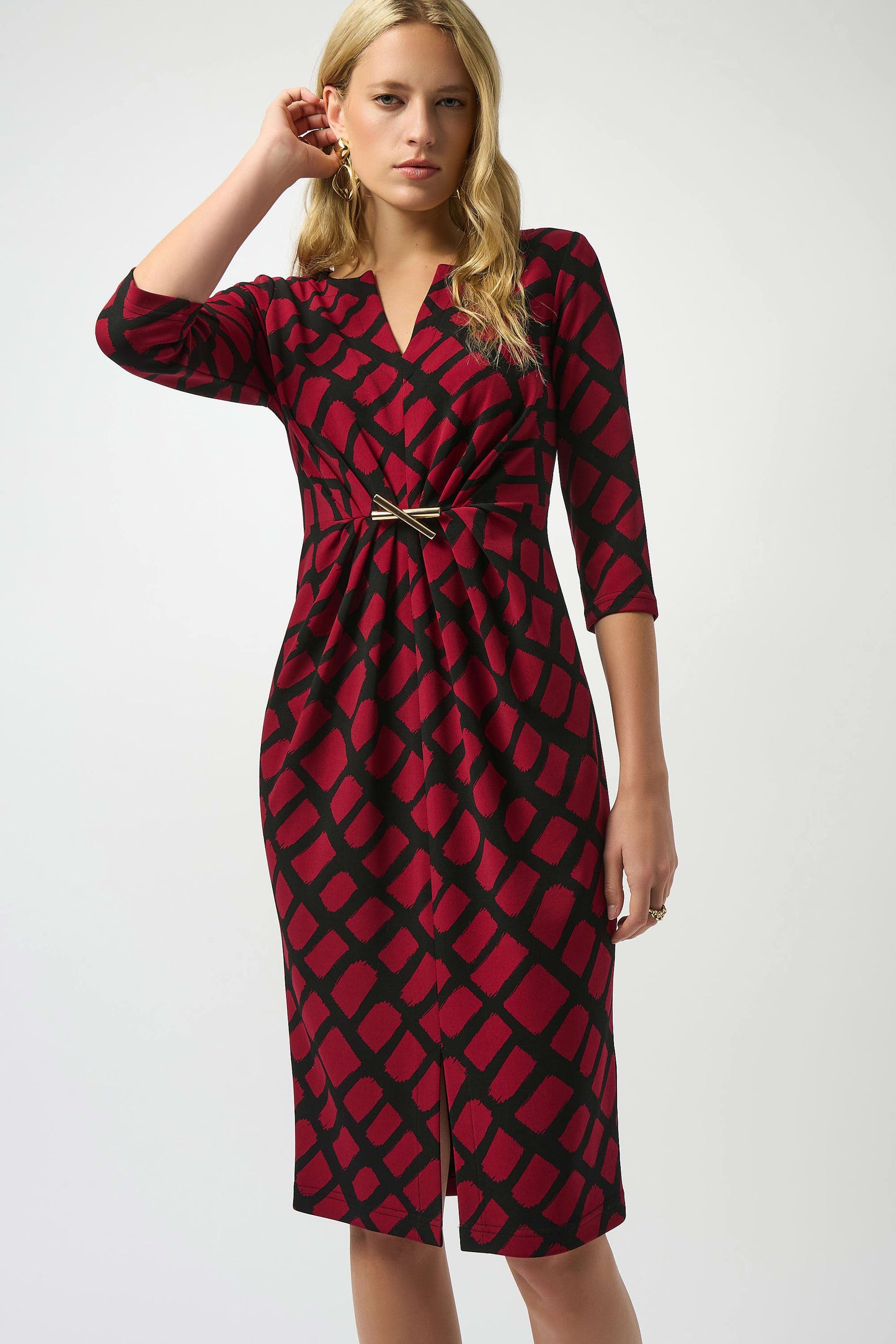 Silky Knit Geometric Print Sheath Dress. Style JR253250