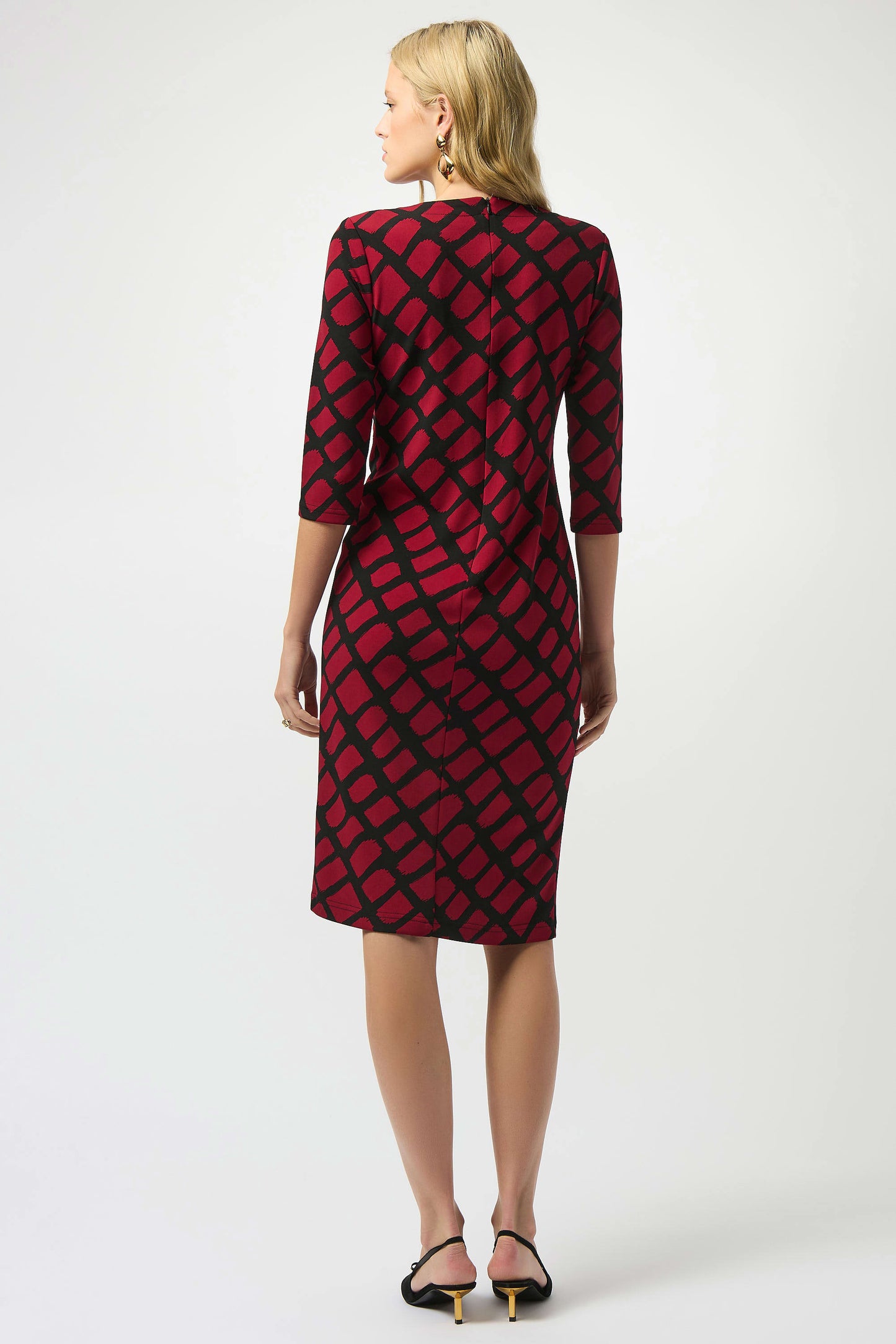 Silky Knit Geometric Print Sheath Dress. Style JR253250