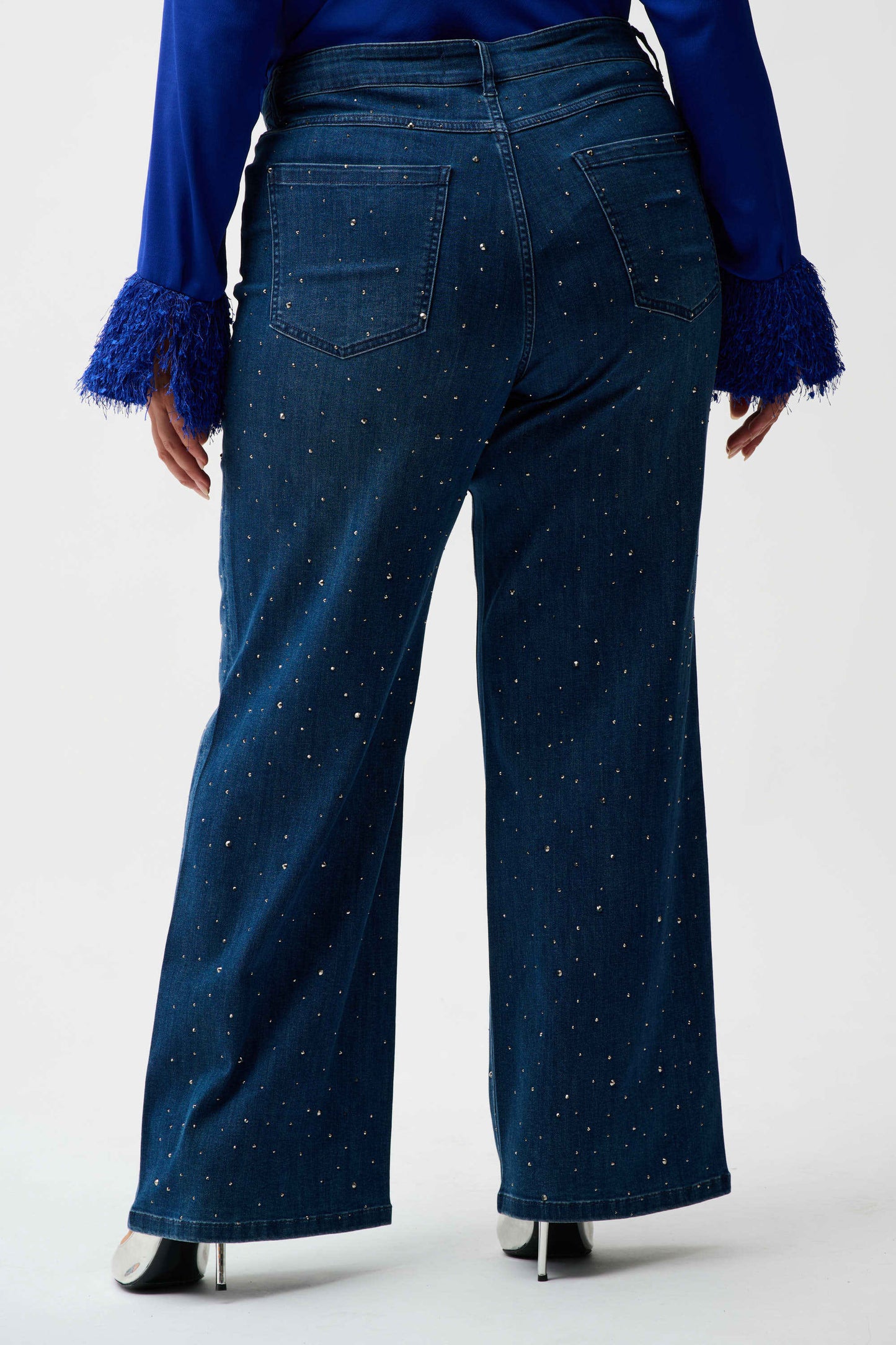 Classic Wide Leg Jeans with Rhinestones. Style JR254921