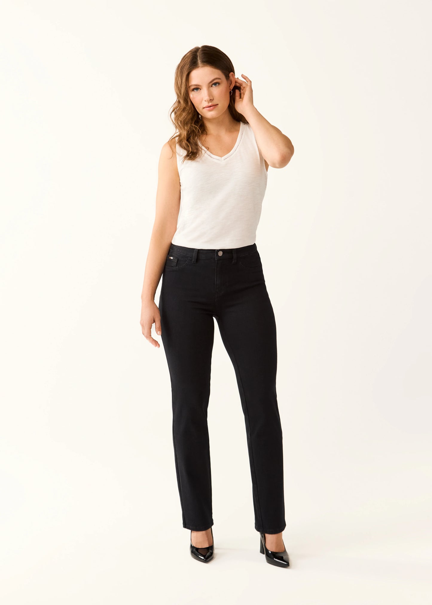 Peggy Straight Leg Jean. Style FD2555862