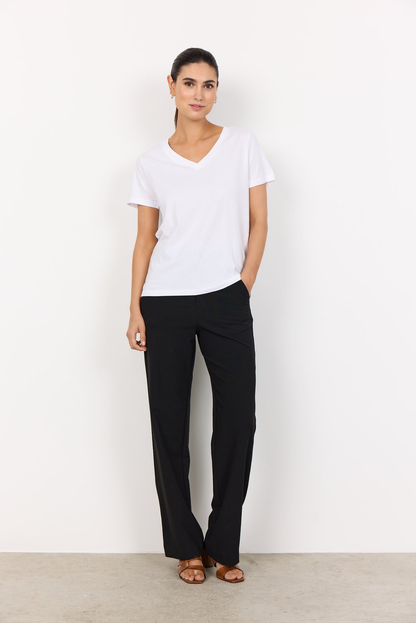 Basic Cotton Short Sleeve V-Neck Top. Style SOYA25690