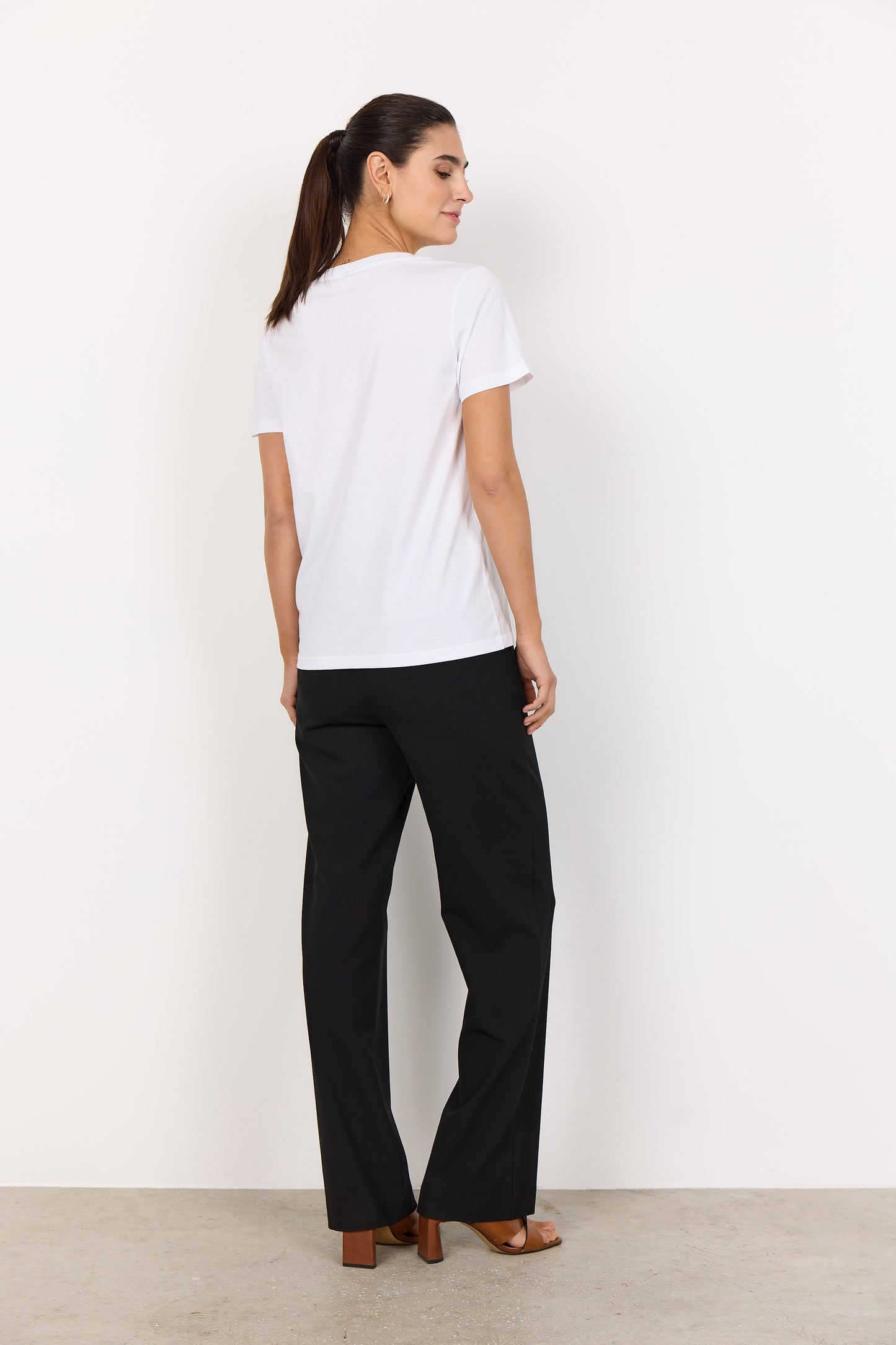 Basic Cotton Short Sleeve V-Neck Top. Style SOYA25690