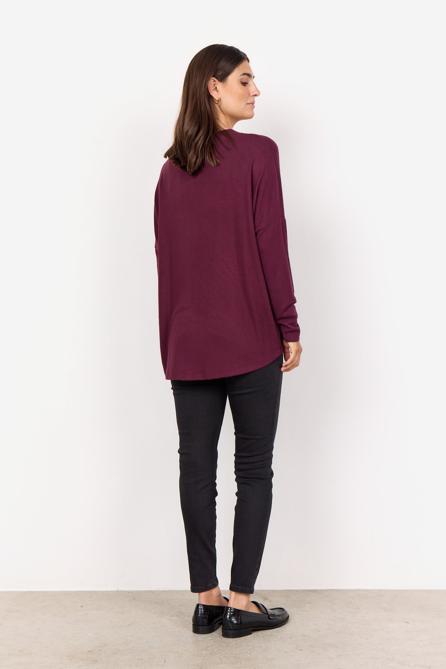 Drop Shoulder Lightweight Knit Sweater. Style SOYA3F25893