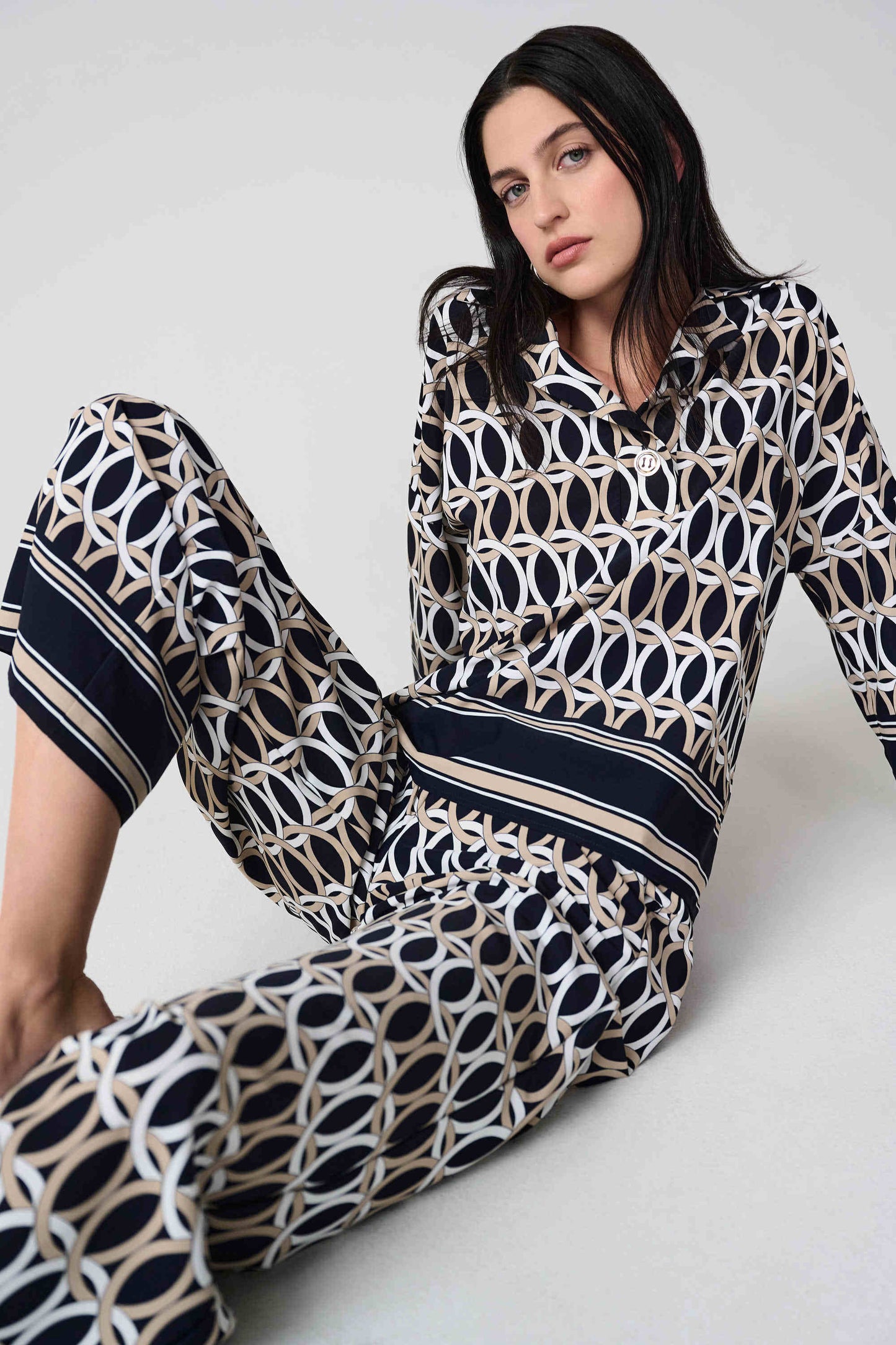 Geometric Print Boxy Shirt Collar Top. Style JR261057