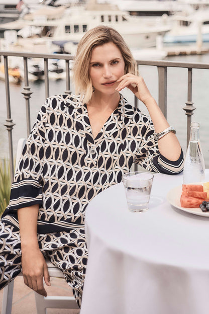 Geometric Print Boxy Shirt Collar Top. Style JR261057