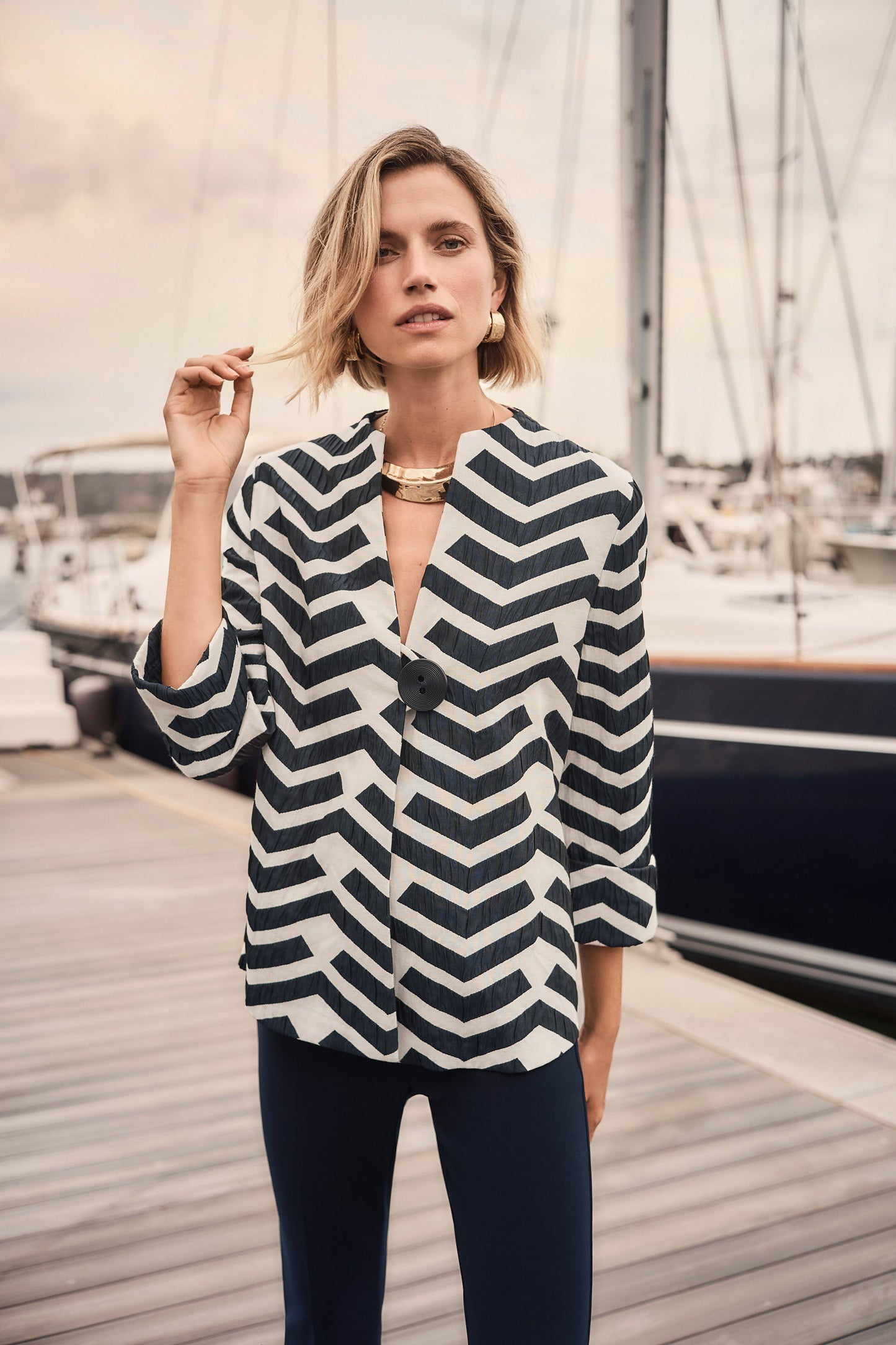 Geometric Jacquard Trapeze Jacket. Style JR261097