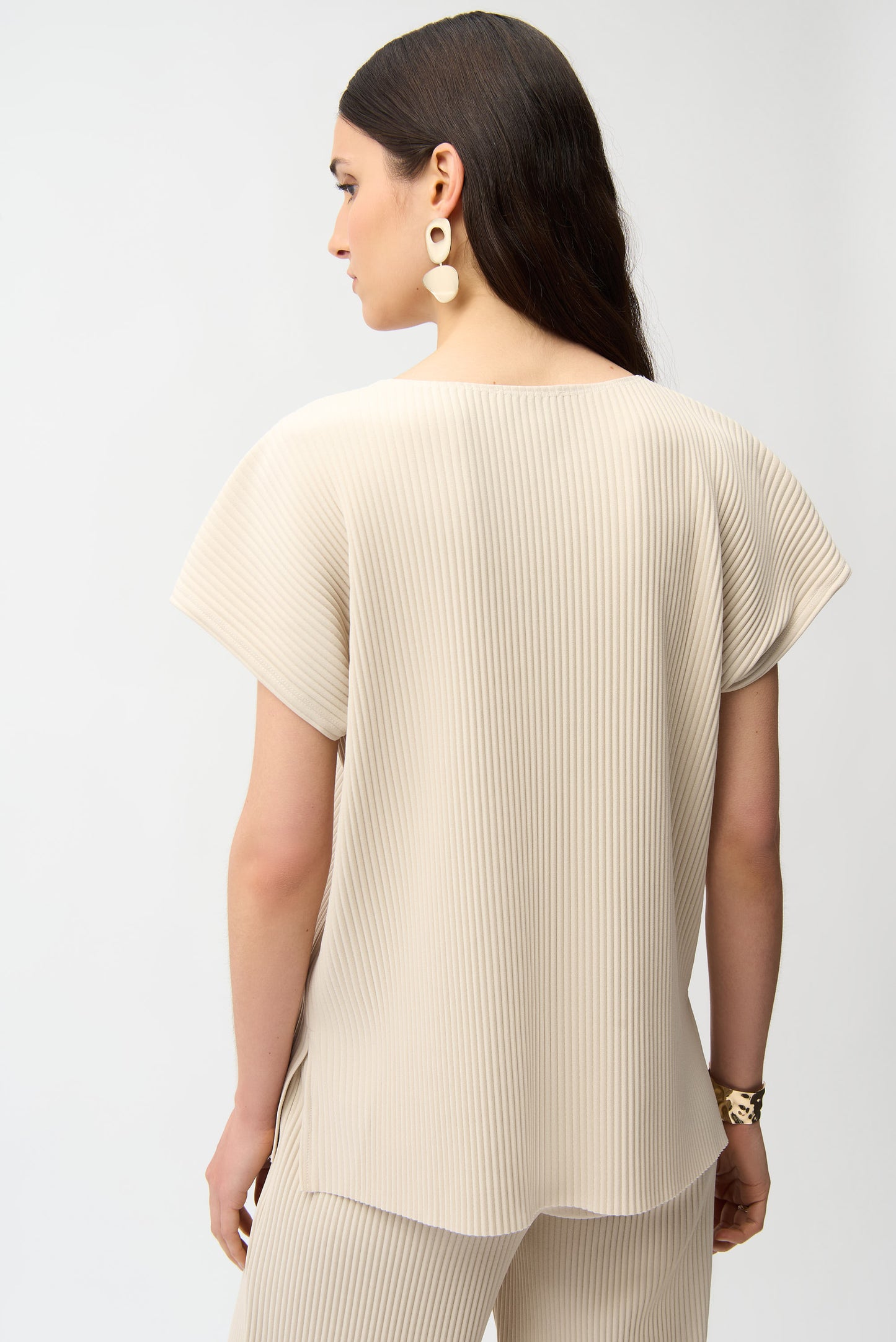 Ribbed Round Neck Cap Sleeve Top. Style JR261192
